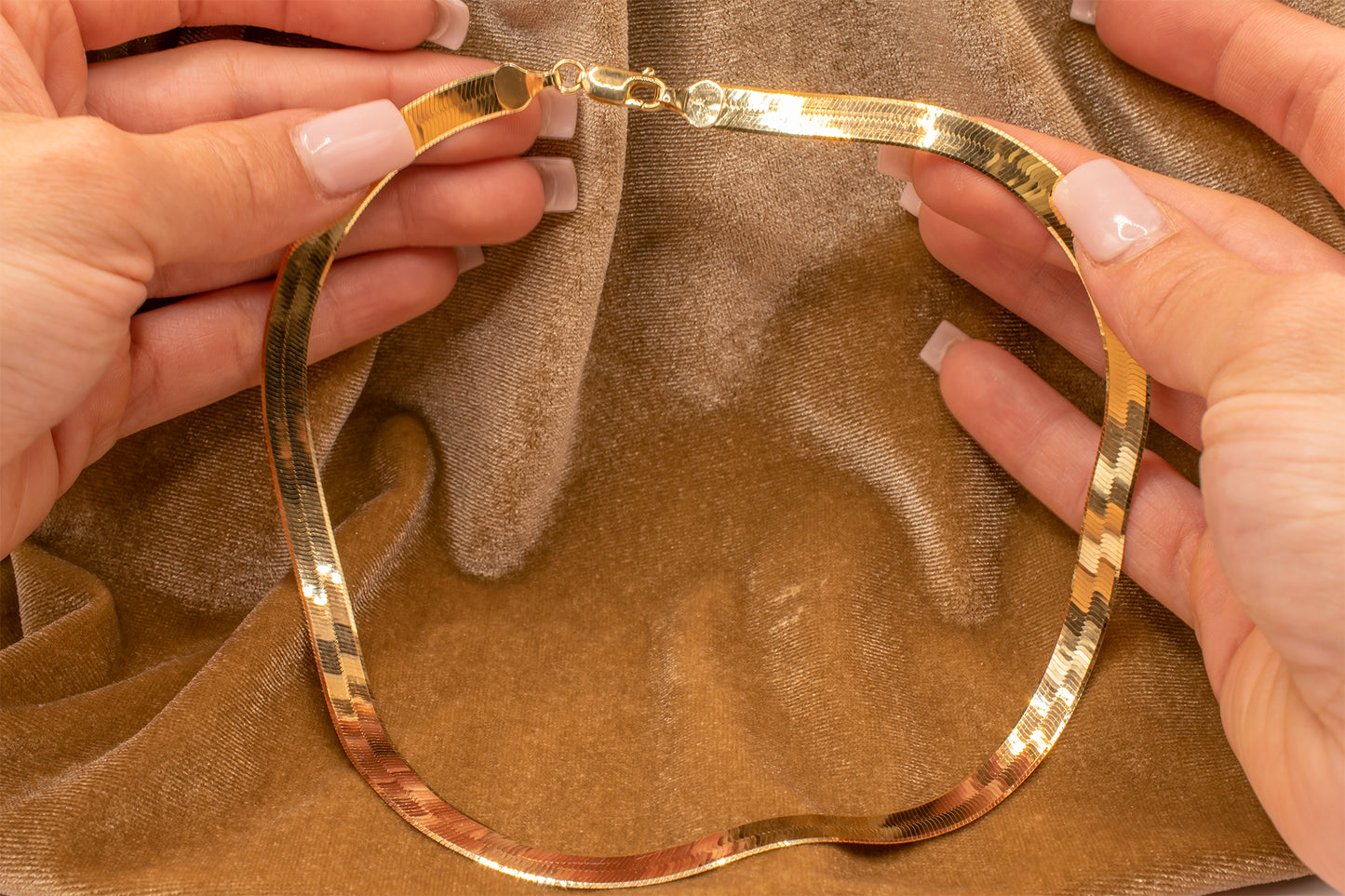Vintage Unisex Solid 14k Yellow Gold 6.7mm Herringbone Necklace Chain 15 1/2 Inches