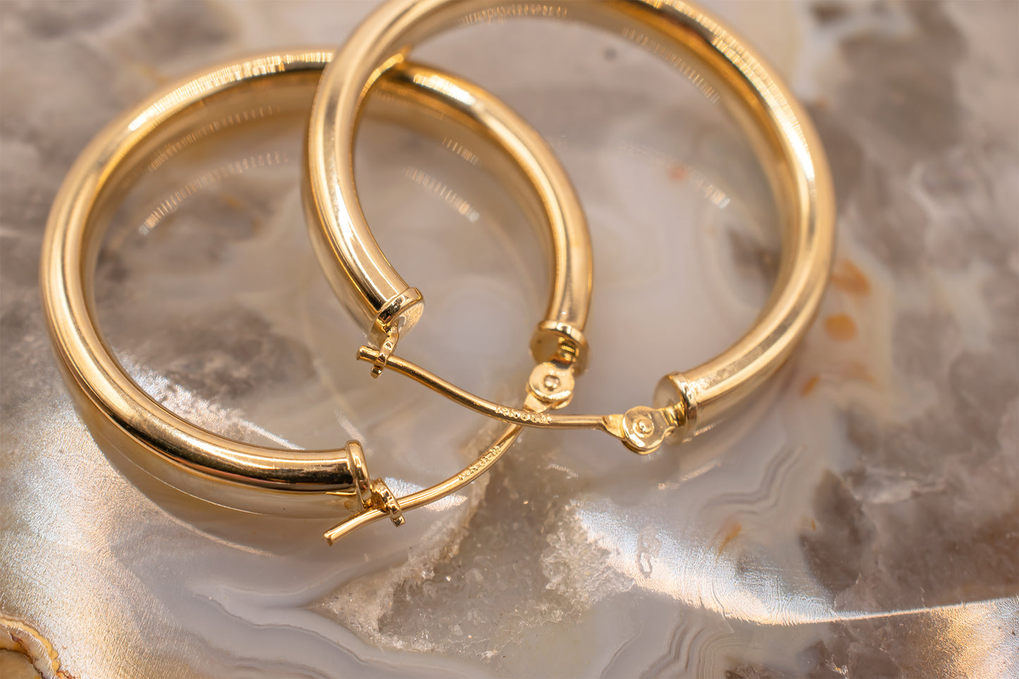 Vintage Estate 14k Yellow Gold High Polish 1 Inch Flat Edge Hoop Latch Back Earrings
