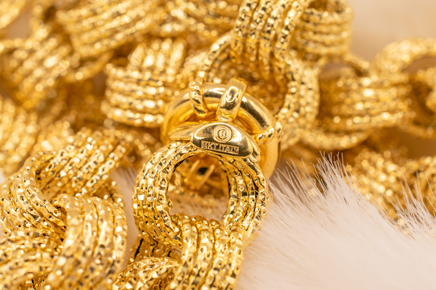 Vintage Estate Italian 14k Yellow Gold Round Interlocking Link Diamond Cut Finish Chain Necklace 19.5 Inches