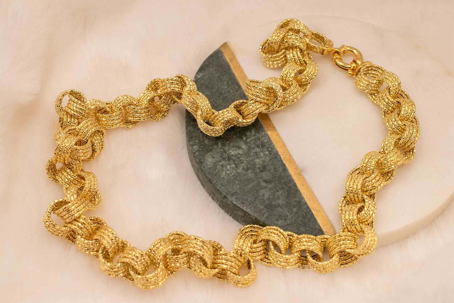 Vintage Estate Italian 14k Yellow Gold Round Interlocking Link Diamond Cut Finish Chain Necklace 19.5 Inches