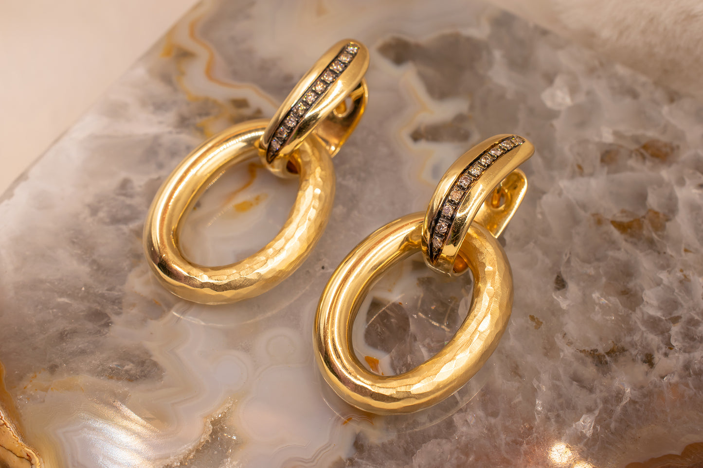 Vintage Estate 18k Yellow Gold High Polish And Hammered Texture Champagne Diamond Oval Shape Drop Earrings