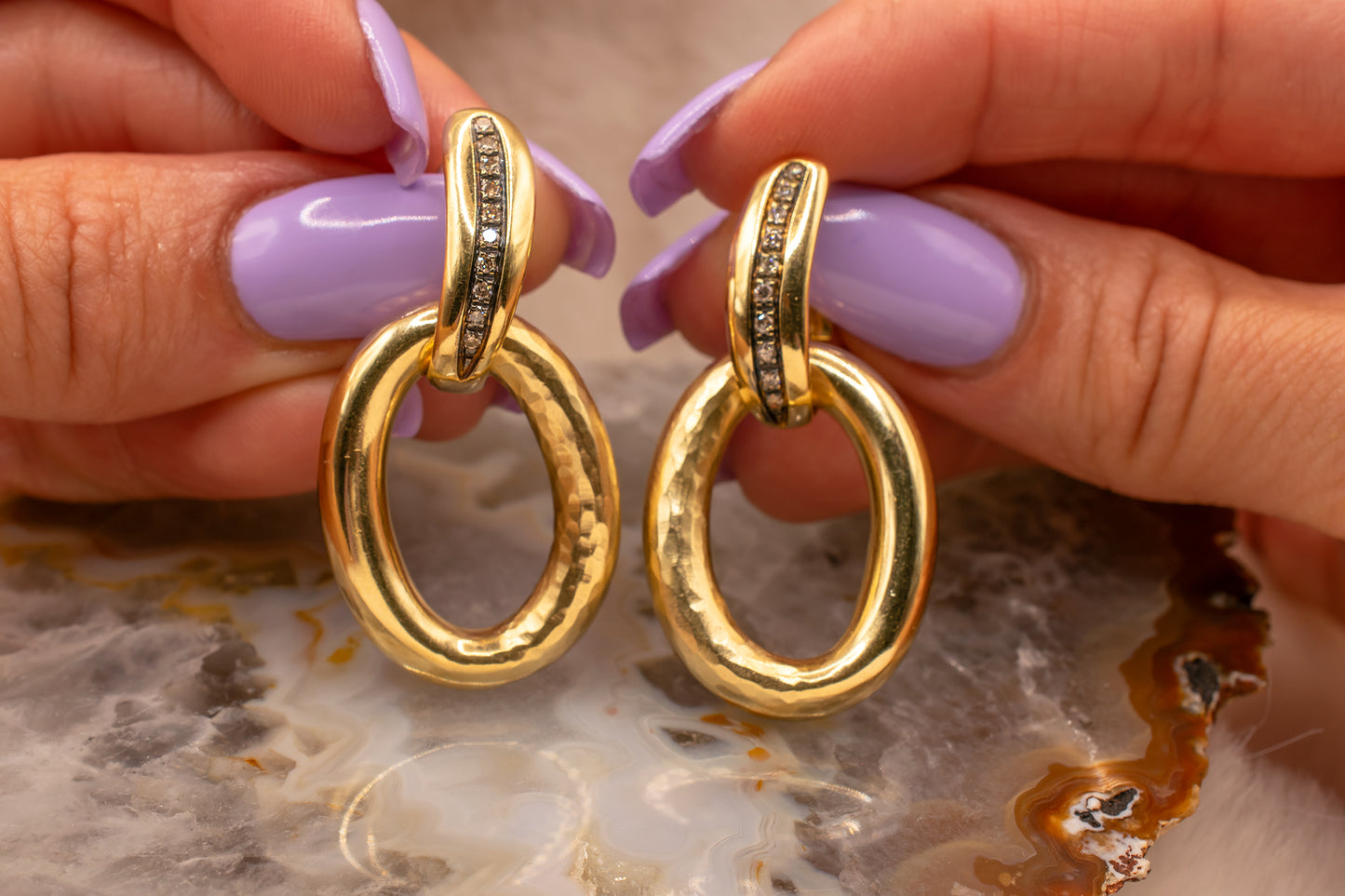 Vintage Estate 18k Yellow Gold High Polish And Hammered Texture Champagne Diamond Oval Shape Drop Earrings