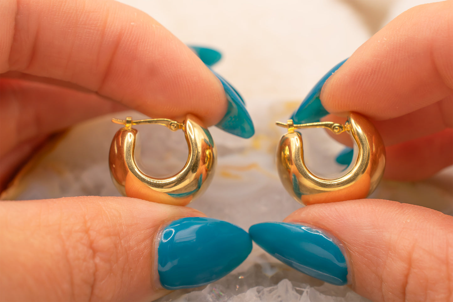 Vintage 14K Yellow Gold High Polish Wide Dome Contemporary Style Hoop Earrings