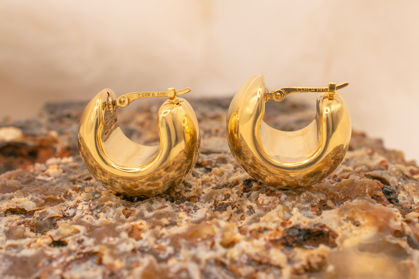 Vintage 14K Yellow Gold High Polish Wide Dome Contemporary Style Hoop Earrings