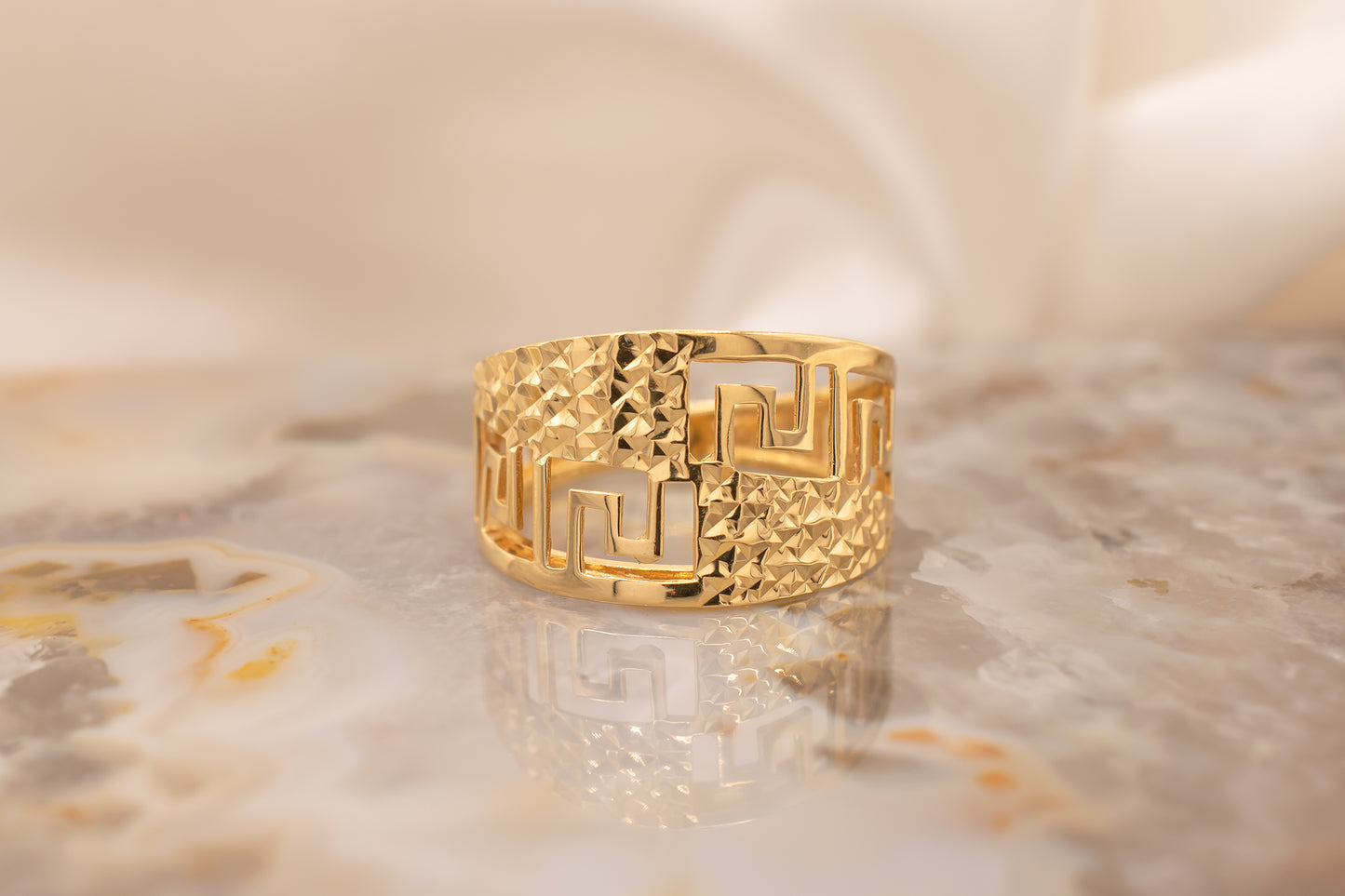 Vintage Estate 18K Yellow Gold Greek Design With Diamond Cut Detail Statement Ring Size 6