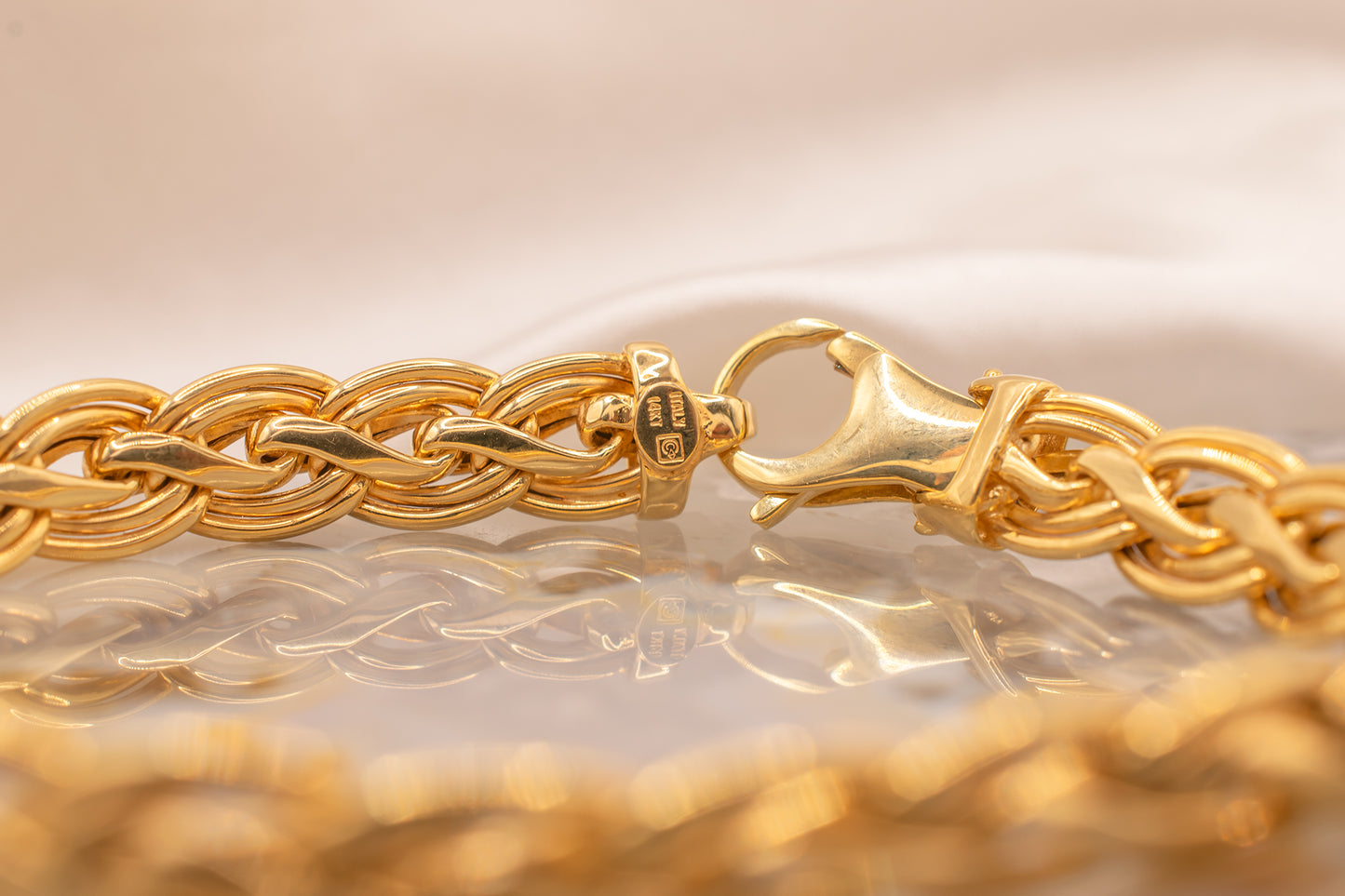Vintage Estate 14K Yellow Gold Italian Braided Bracelet With Large Lobster Clasp 8mm 7 Inches