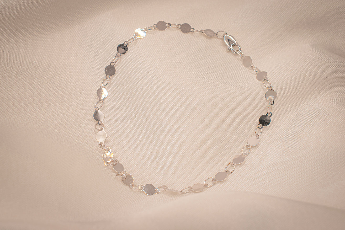 Minimalist 14 Karat White Gold Reflective Mirror Bracelet 7 Inches 4mm