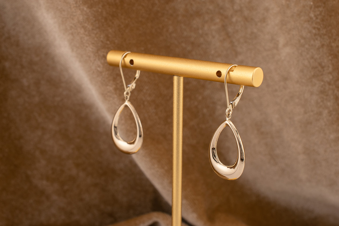 Vintage 14KT Yellow Gold Puffy Teardrop Shape Dangle Lever Back Earrings