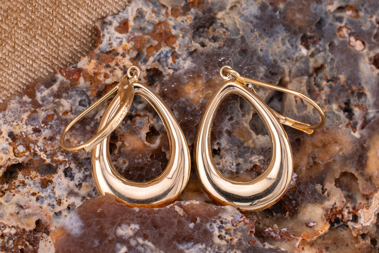 Vintage 14KT Yellow Gold Puffy Teardrop Shape Dangle Lever Back Earrings
