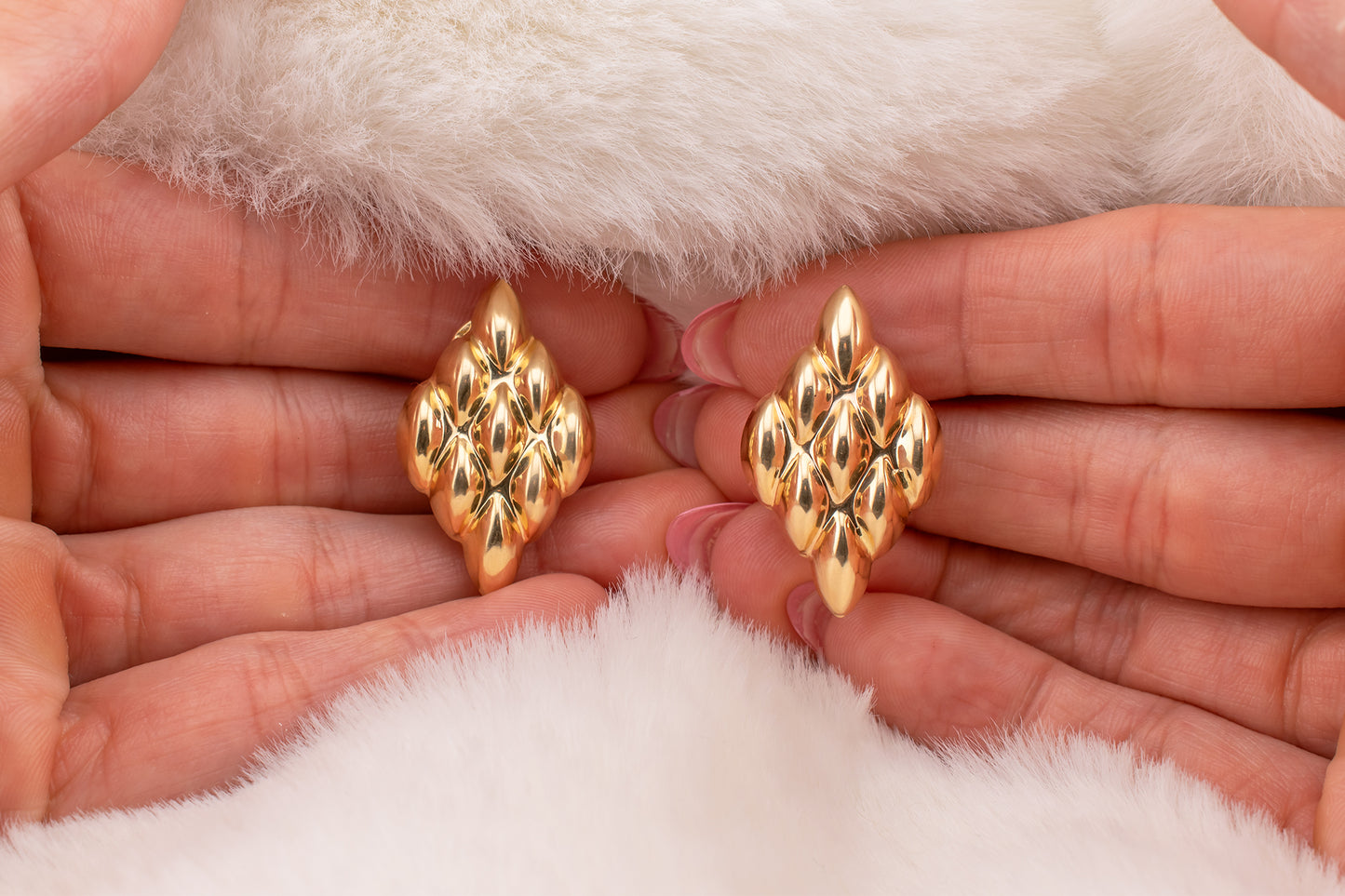 Vintage 14k Yellow Gold Diamond Shaped Lattice Design Puffy Omega Clip Backs Statement Earring