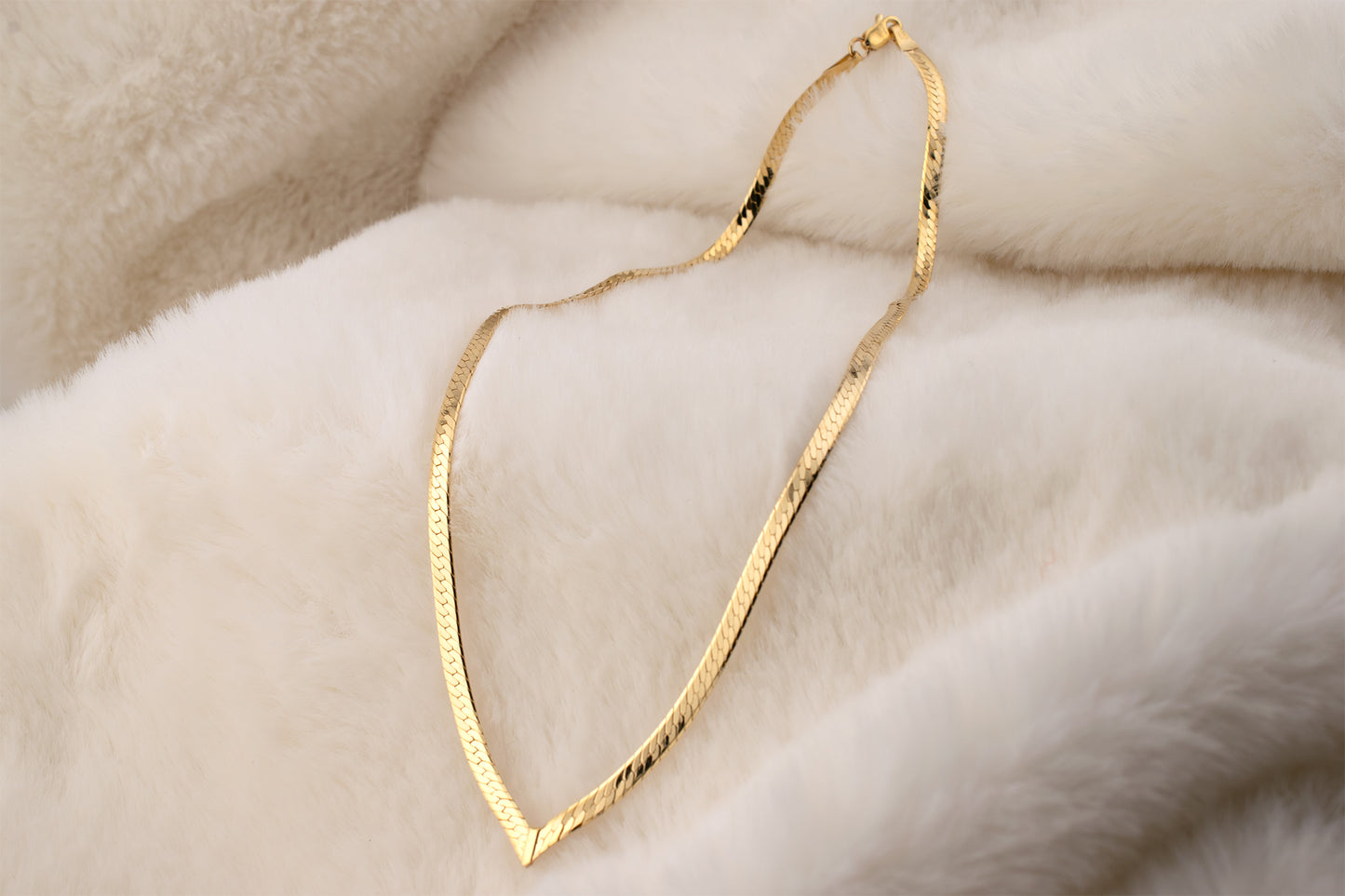 Circa 1980s Vintage 14 Karat Yellow Gold V Herringbone Necklace, Chain, 15.5 Inches 3.2mm