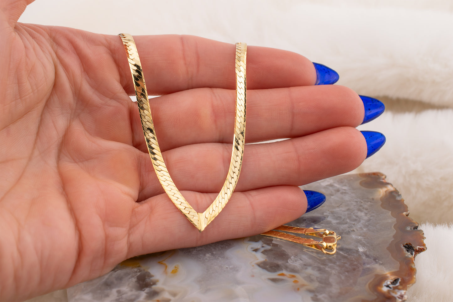Circa 1980s Vintage 14 Karat Yellow Gold V Herringbone Necklace, Chain, 15.5 Inches 3.2mm