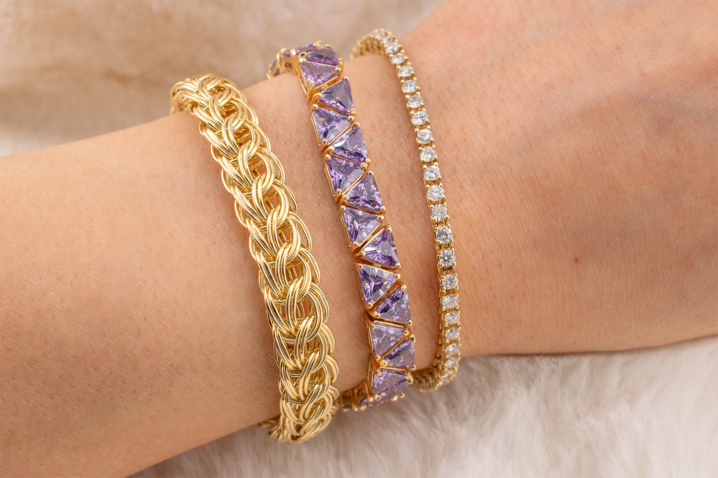 Circa 2000's Vintage Estate 14 Karat Yellow Gold Woven Interlocking Link Bracelet With Large Lobster Clasp 8.6mm 7 Inches