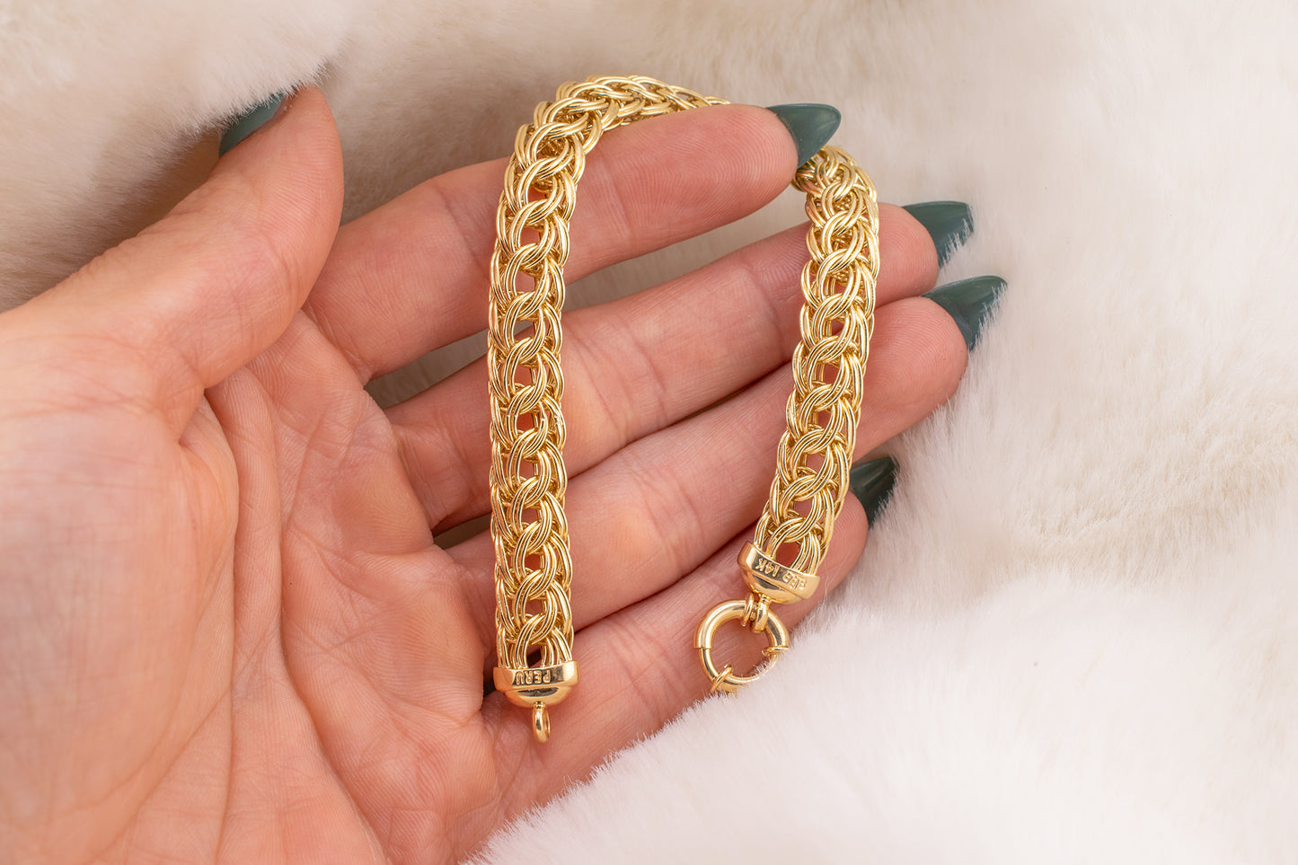Circa 2000's Vintage Estate 14 Karat Yellow Gold Woven Interlocking Link Bracelet With Large Lobster Clasp 8.6mm 7 Inches