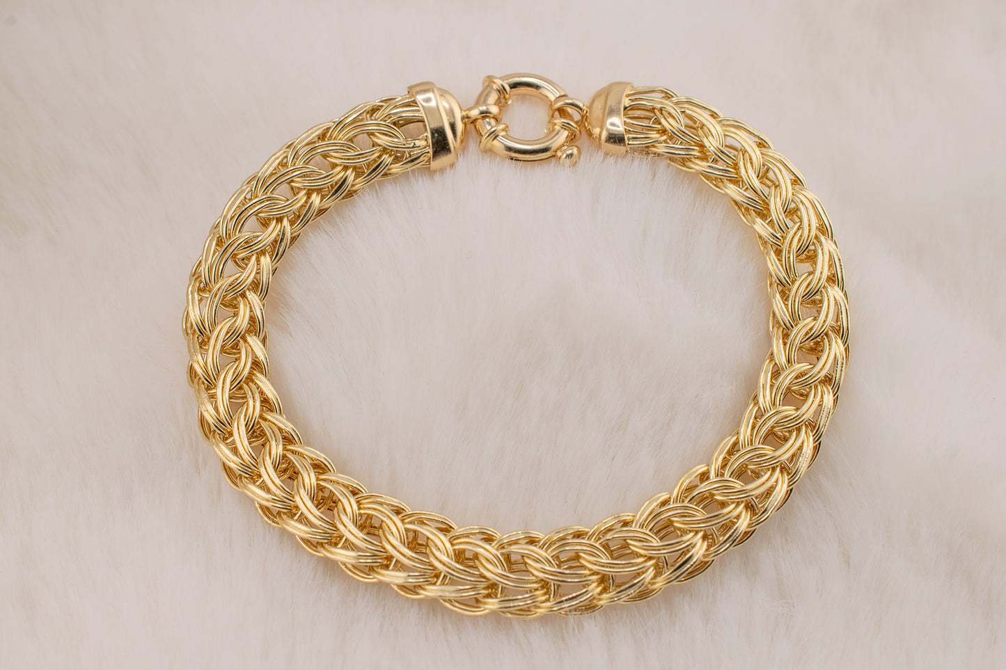 Circa 2000's Vintage Estate 14 Karat Yellow Gold Woven Interlocking Link Bracelet With Large Lobster Clasp 8.6mm 7 Inches