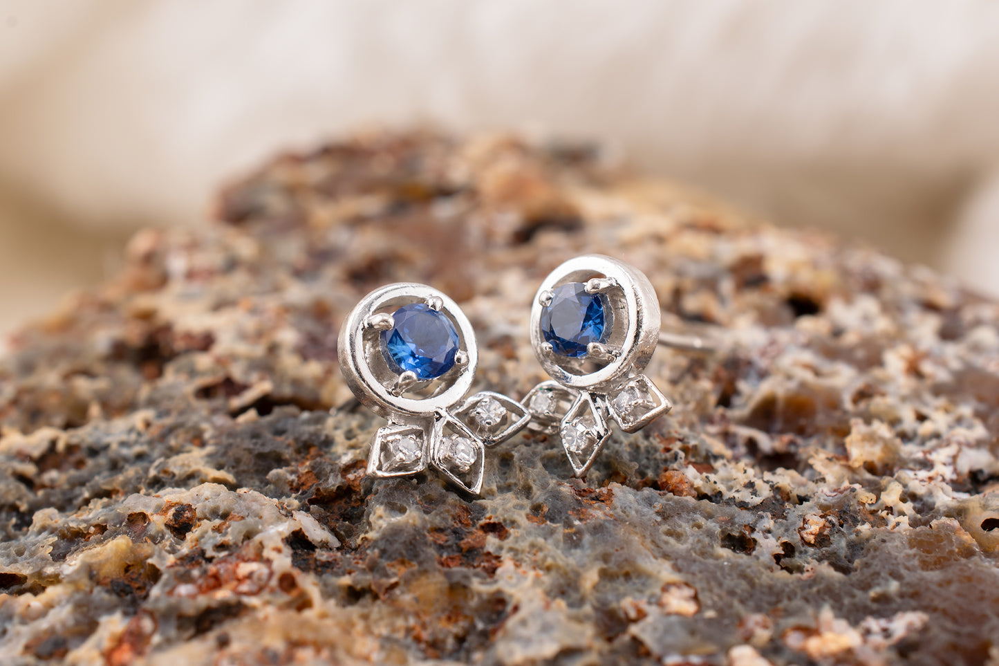 Minimalist Circa 2000s Vintage Estate 14 Karat White Gold 0.50 Carat Round Blue Sapphire and 0.06 Carat Diamond Push Back Stud Earrings