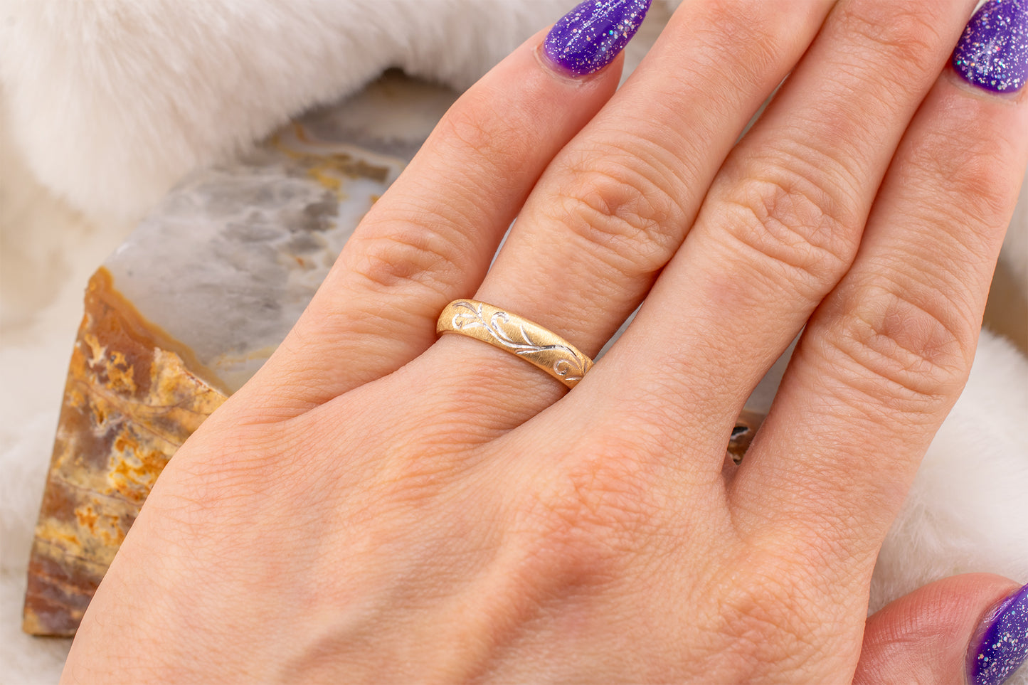 Circa 1990s Minimalist Vintage Two Tone Yellow Gold Satin Brushed Finish Band with White Gold Hand Carved Scroll Design Size 5.75 4.1mm