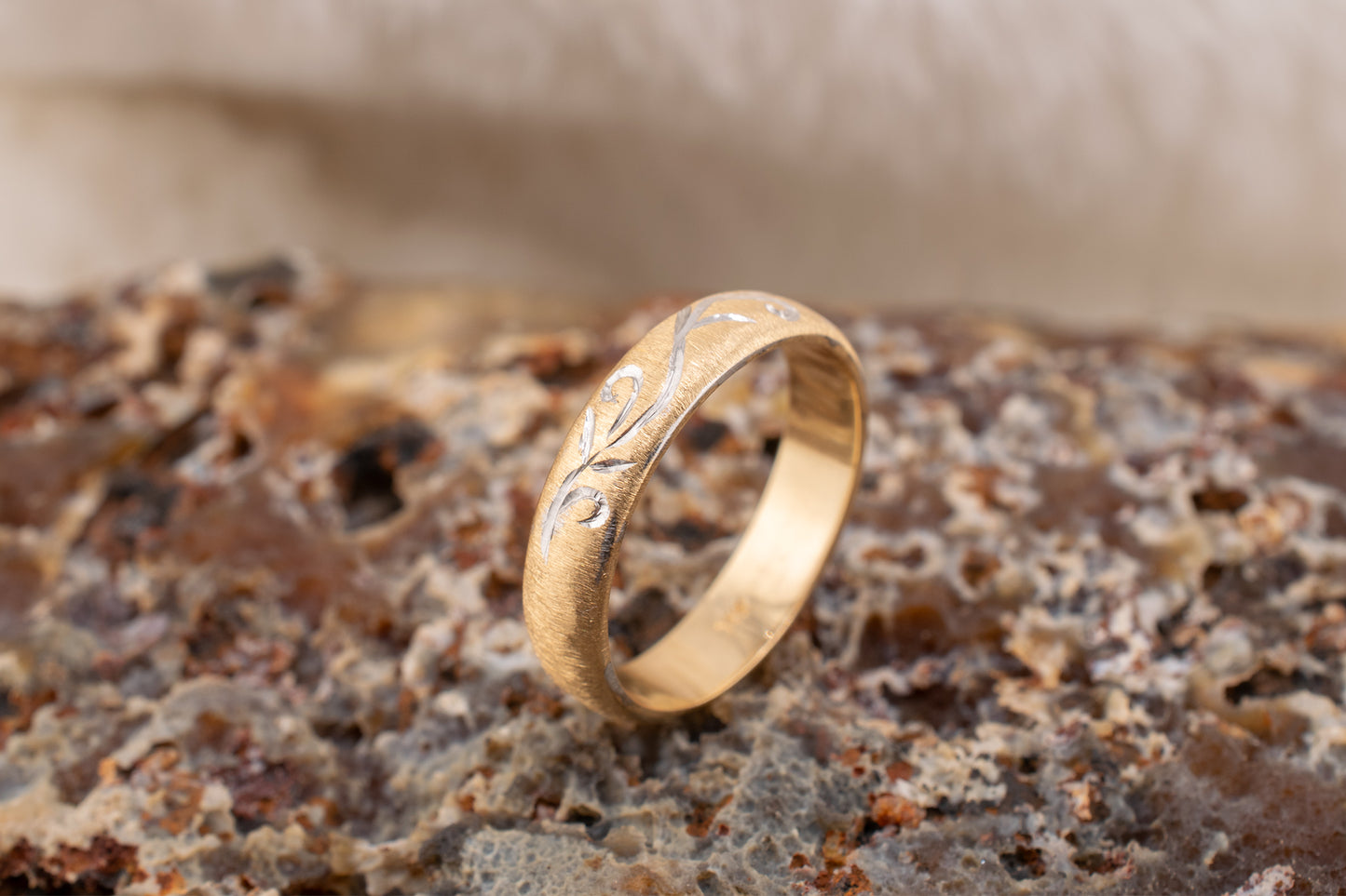 Circa 1990s Minimalist Vintage Two Tone Yellow Gold Satin Brushed Finish Band with White Gold Hand Carved Scroll Design Size 5.75 4.1mm