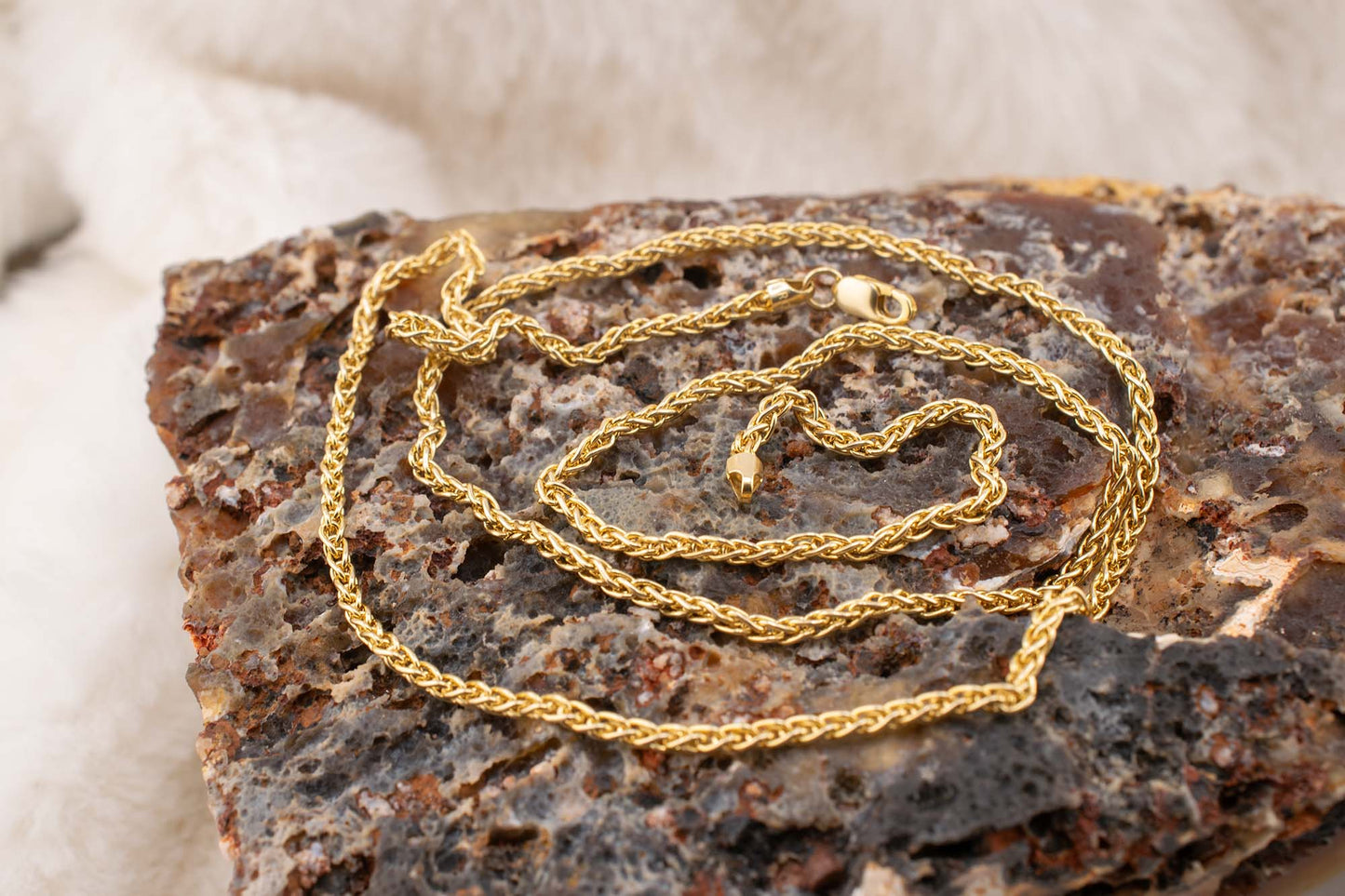 Circa 2000s Unisex Vintage Estate 14 Karat Yellow Gold 1.9mm Wheat Chain 19.5 Inches
