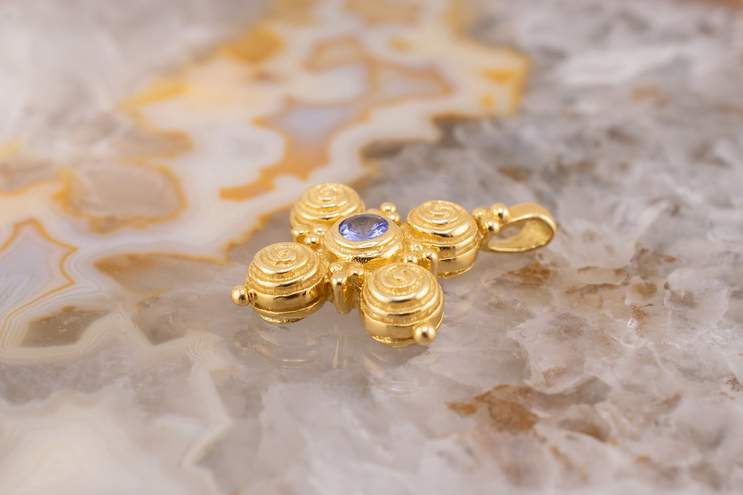 Estate Vintage 18k Yellow Gold Tanzanite Scroll Design Pendant