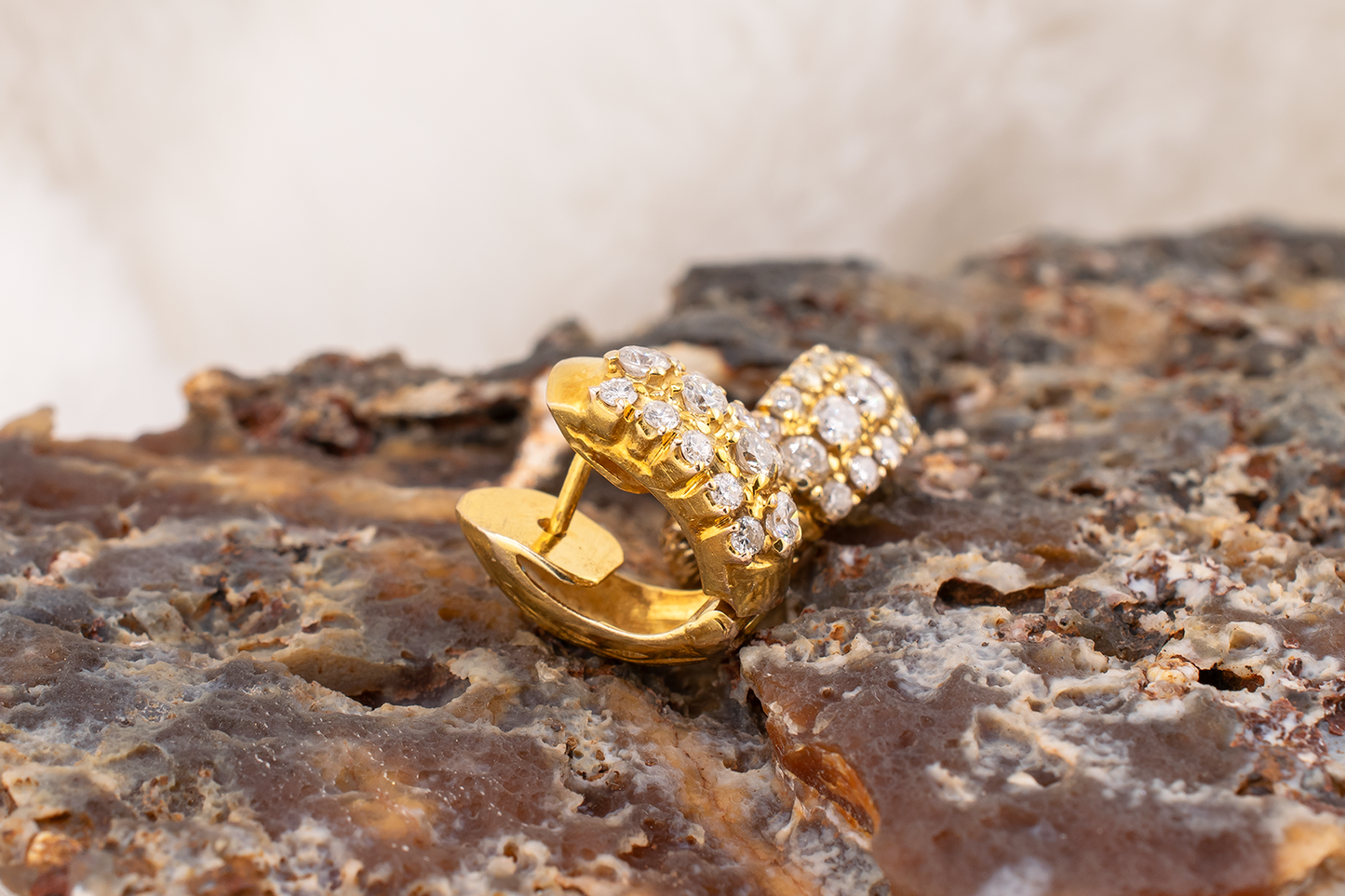 Vintage 1980s Custom-Made 14 Karat Yellow Gold Diamond Huggie Earrings Natural Round Brilliant Cut Diamonds, 0.96 Carat