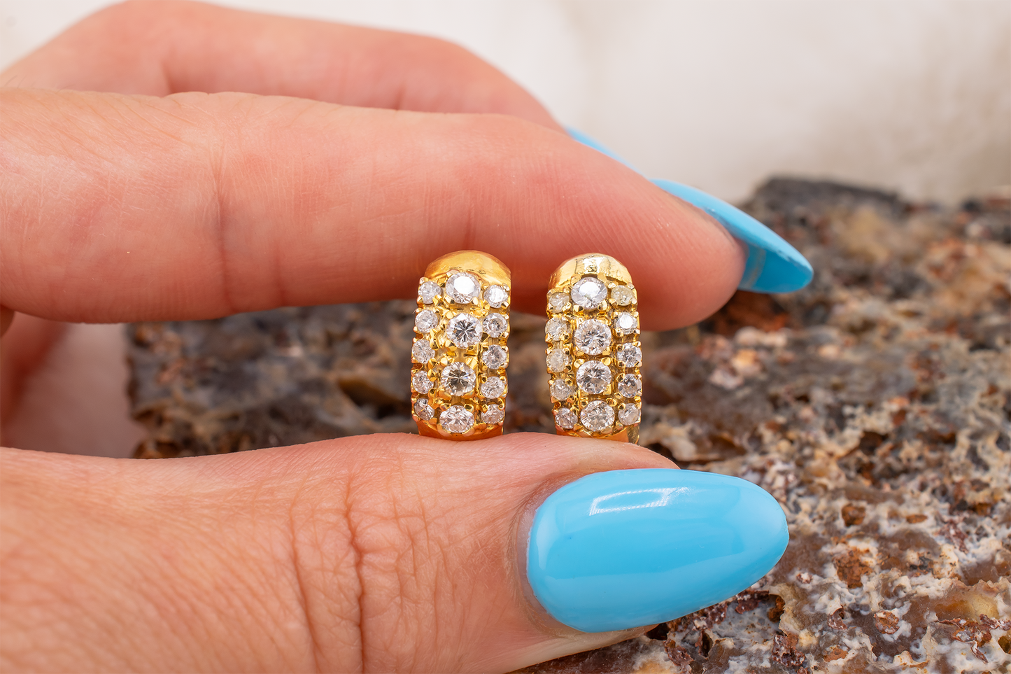 Vintage 1980s Custom-Made 14 Karat Yellow Gold Diamond Huggie Earrings Natural Round Brilliant Cut Diamonds, 0.96 Carat
