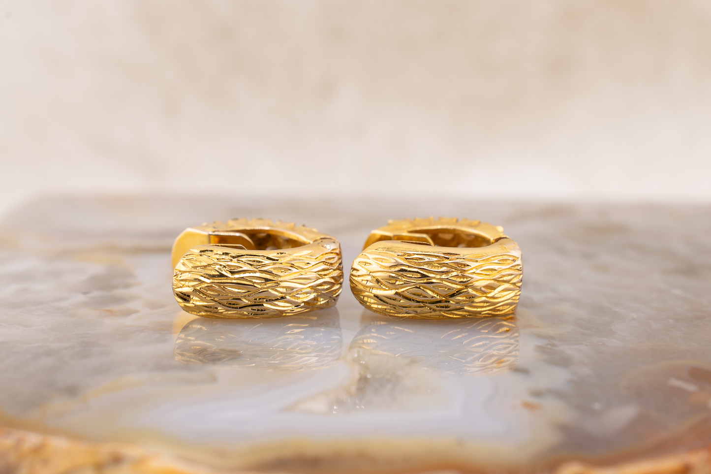 Vintage 1980s Custom-Made 14 Karat Yellow Gold Diamond Huggie Earrings Natural Round Brilliant Cut Diamonds, 0.96 Carat