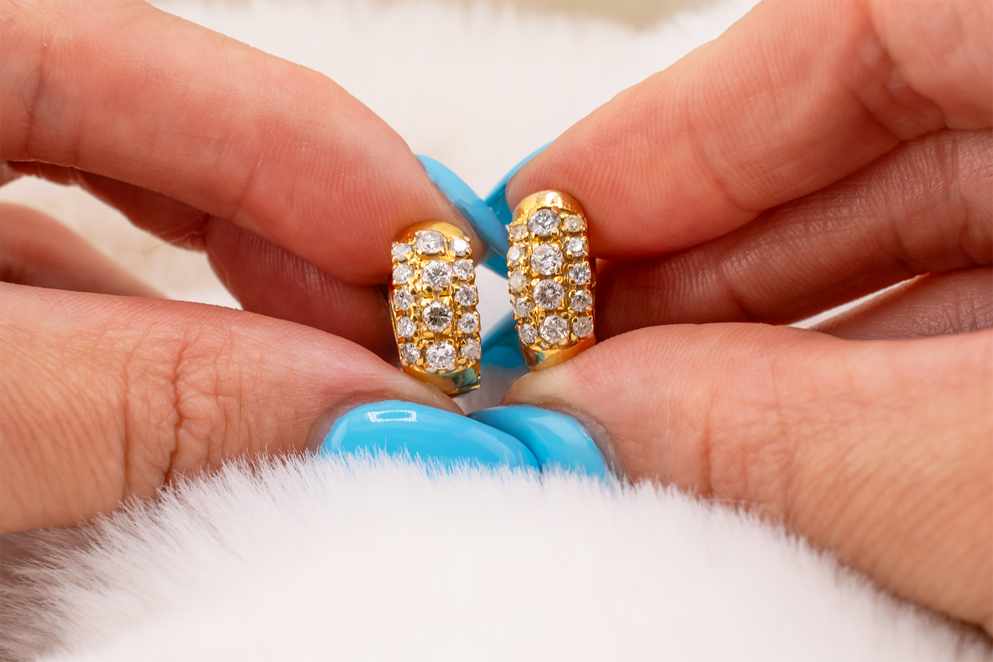 Vintage 1980s Custom-Made 14 Karat Yellow Gold Diamond Huggie Earrings Natural Round Brilliant Cut Diamonds, 0.96 Carat