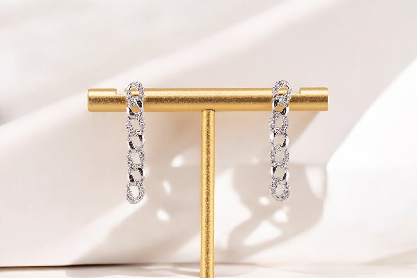 Minimalist 14 Karat White Gold Curb Chain 0.34 Carats Diamond Dangle Drop Statement Earring