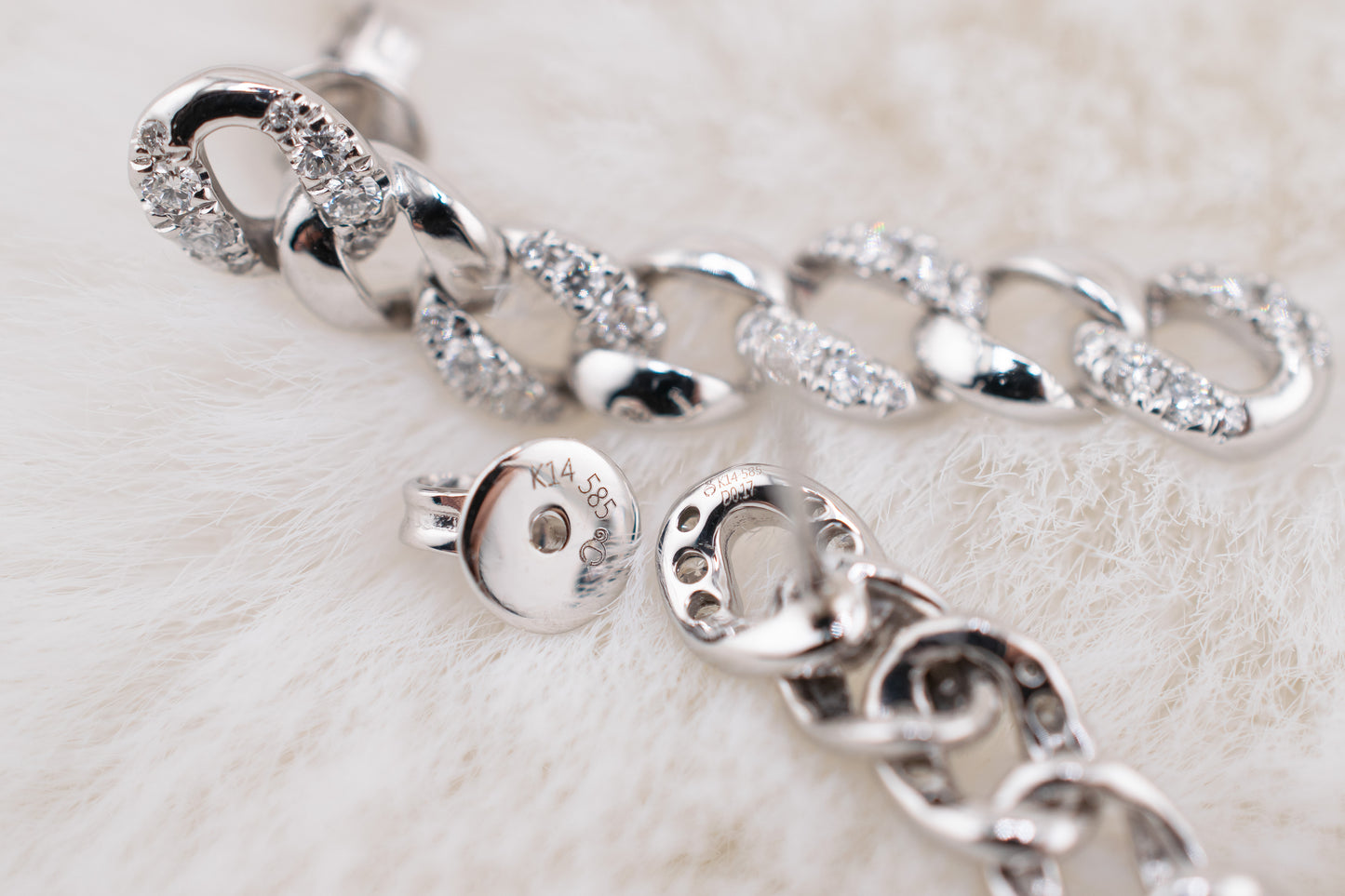 Minimalist 14 Karat White Gold Curb Chain 0.34 Carats Diamond Dangle Drop Statement Earring