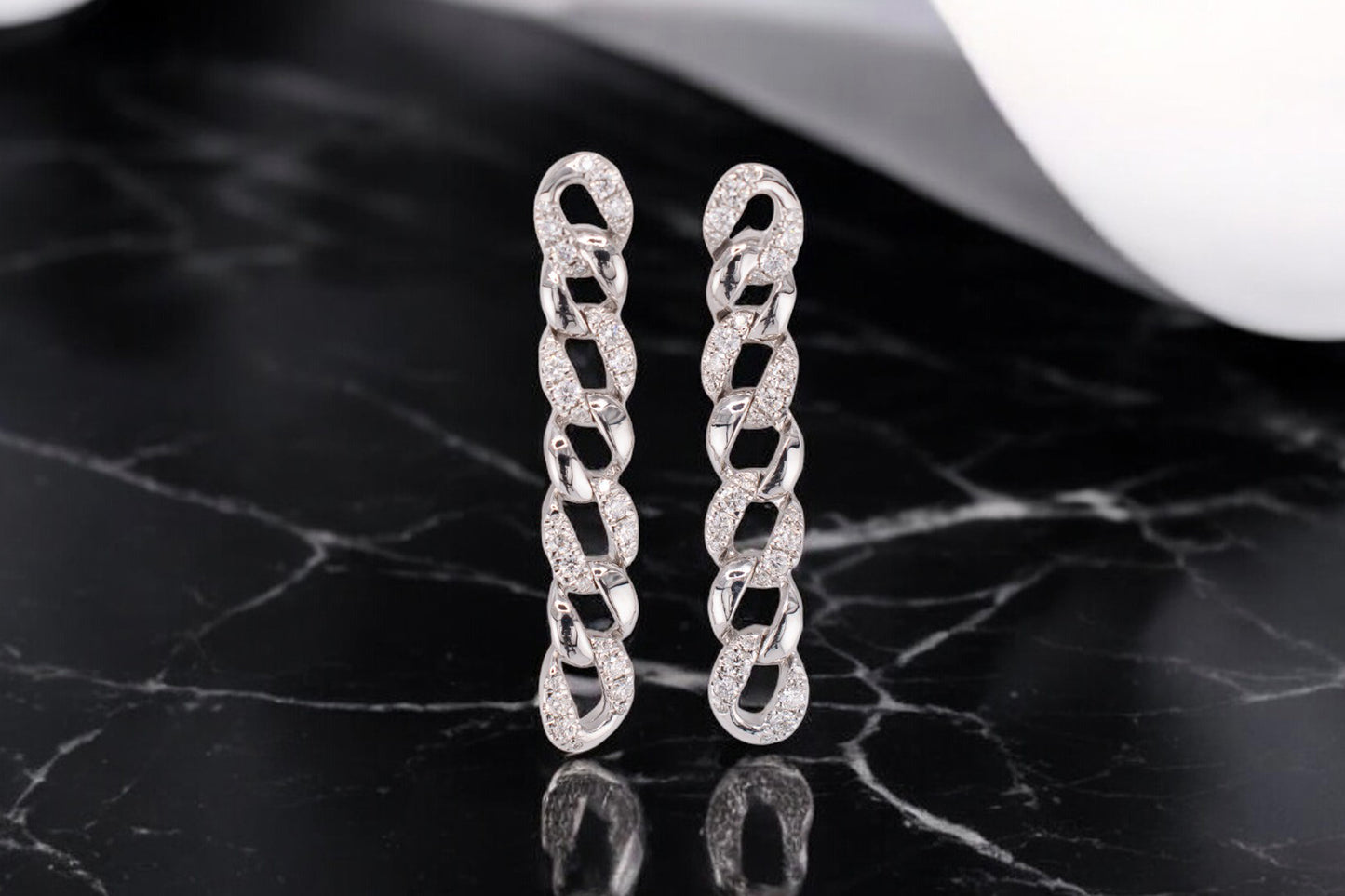 Minimalist 14 Karat White Gold Curb Chain 0.34 Carats Diamond Dangle Drop Statement Earring