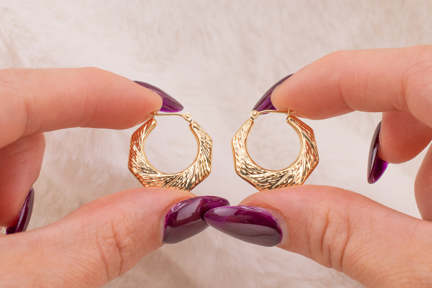 Vintage Minimalist 14 Karat Yellow Gold Diamond Cut Octagonal Gold Hoop Earrings 21 mm