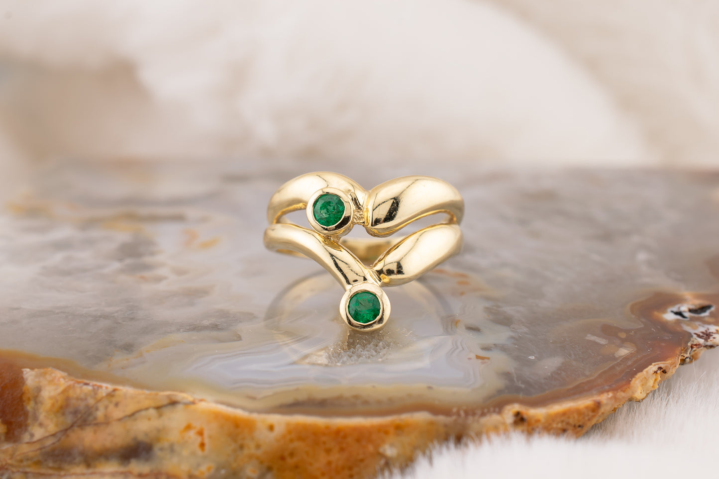 Vintage 14 Karat Yellow Gold 0.24 CTW Round Natural Emerald Abstract Ring Size 7.75
