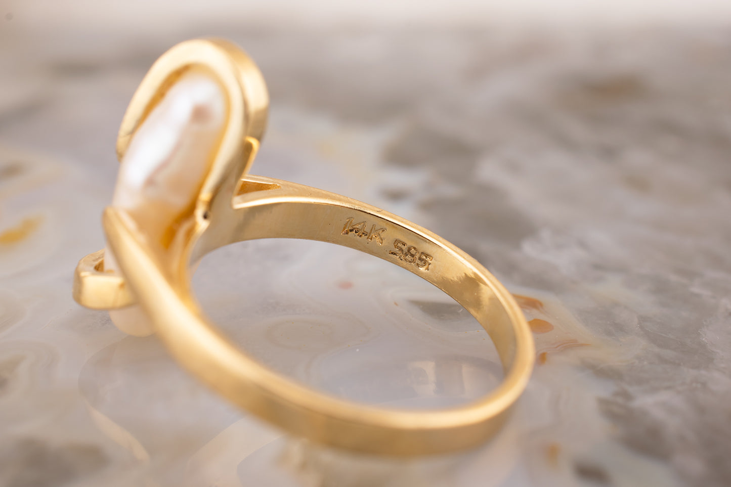 Vintage Estate 14 Karat Yellow Gold Baroque Pearl & Diamond Ring Size 5.75