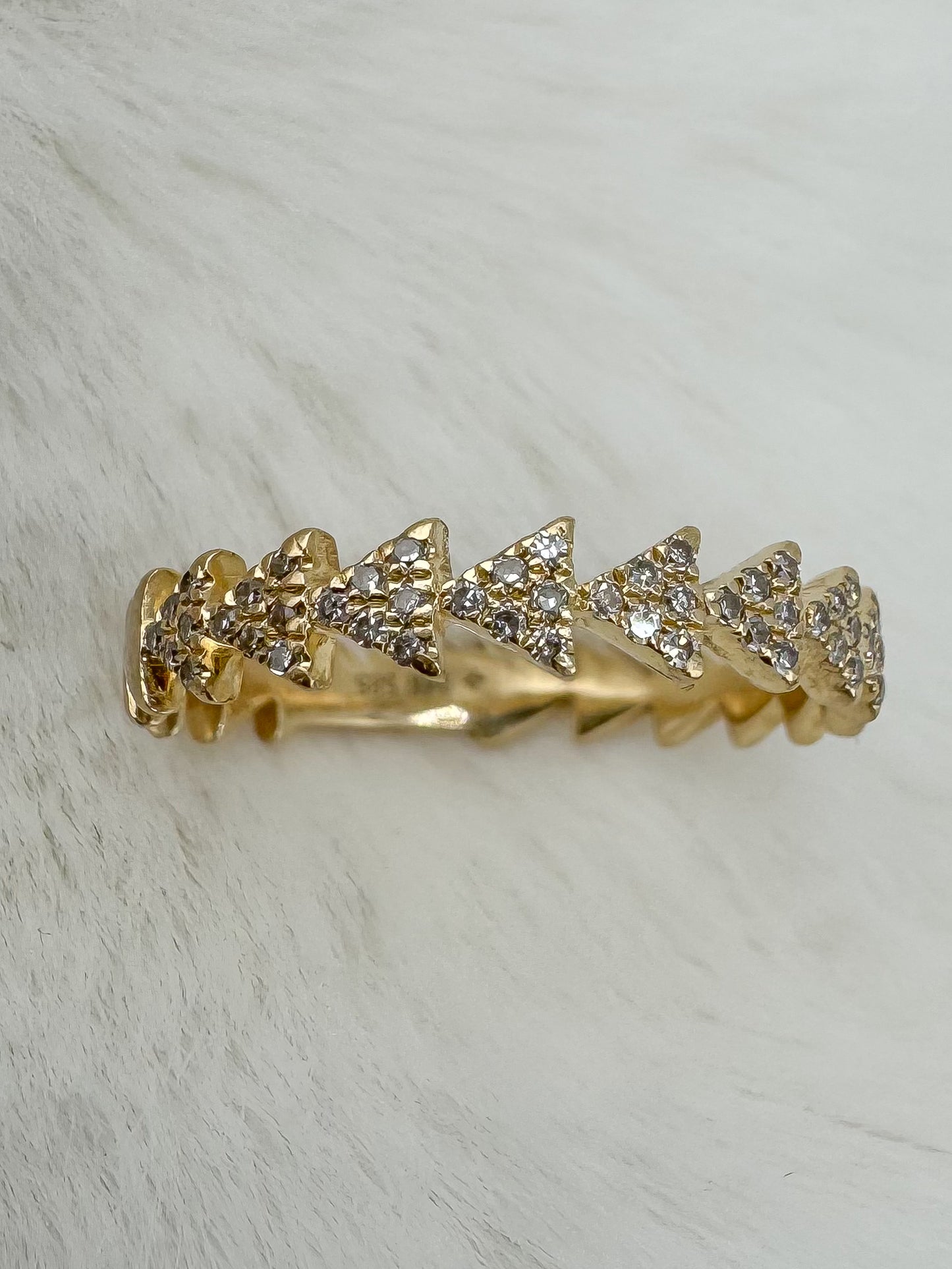 Minimalist Petite Vintage Estate 14 Karat Yellow Gold Triangle Design Pave Set Diamond Stackable Band 0.15CTW
