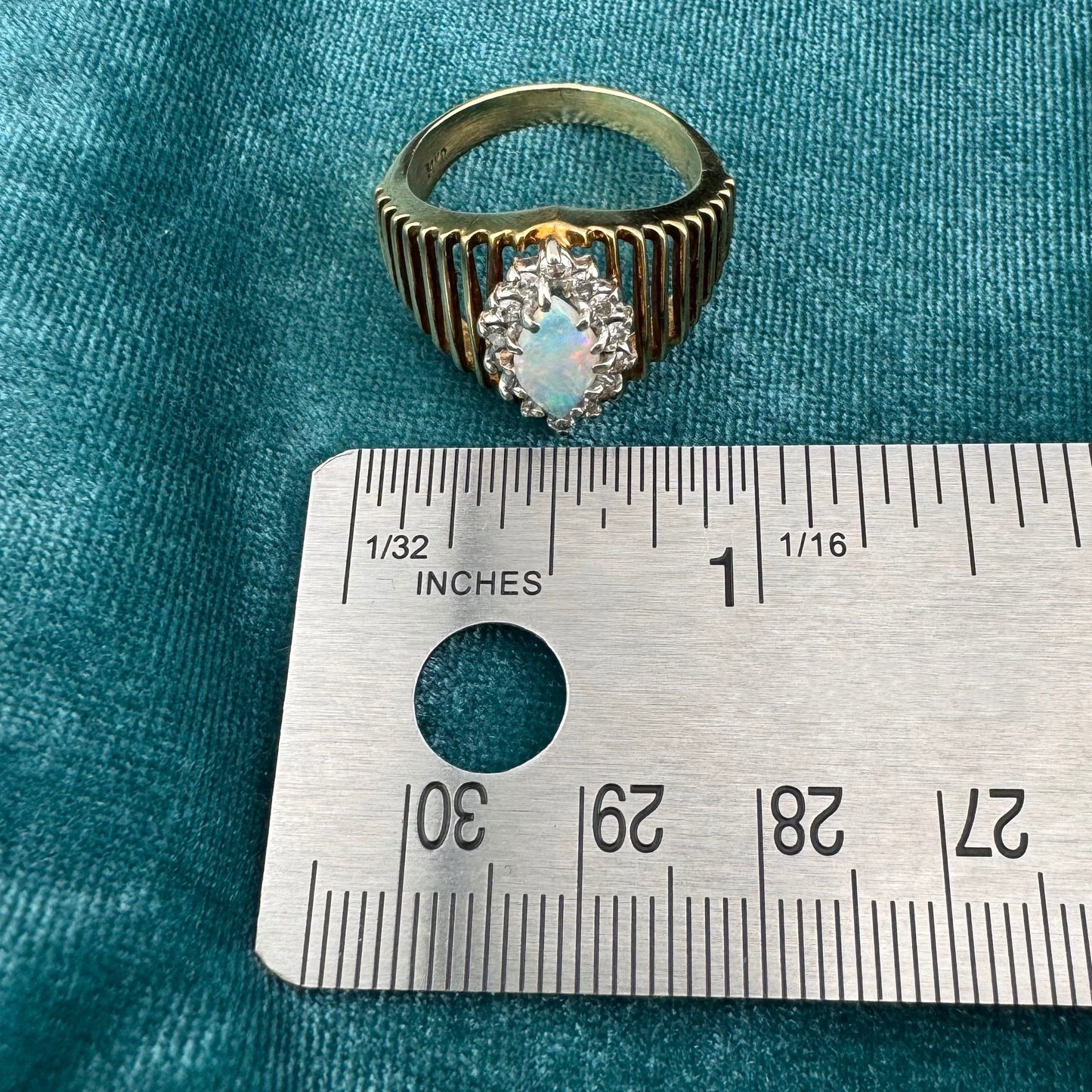 Vintage 1970s Ribbed 14K Gold Natural Opal Ring 0.28ct Diamond Halo Size 9