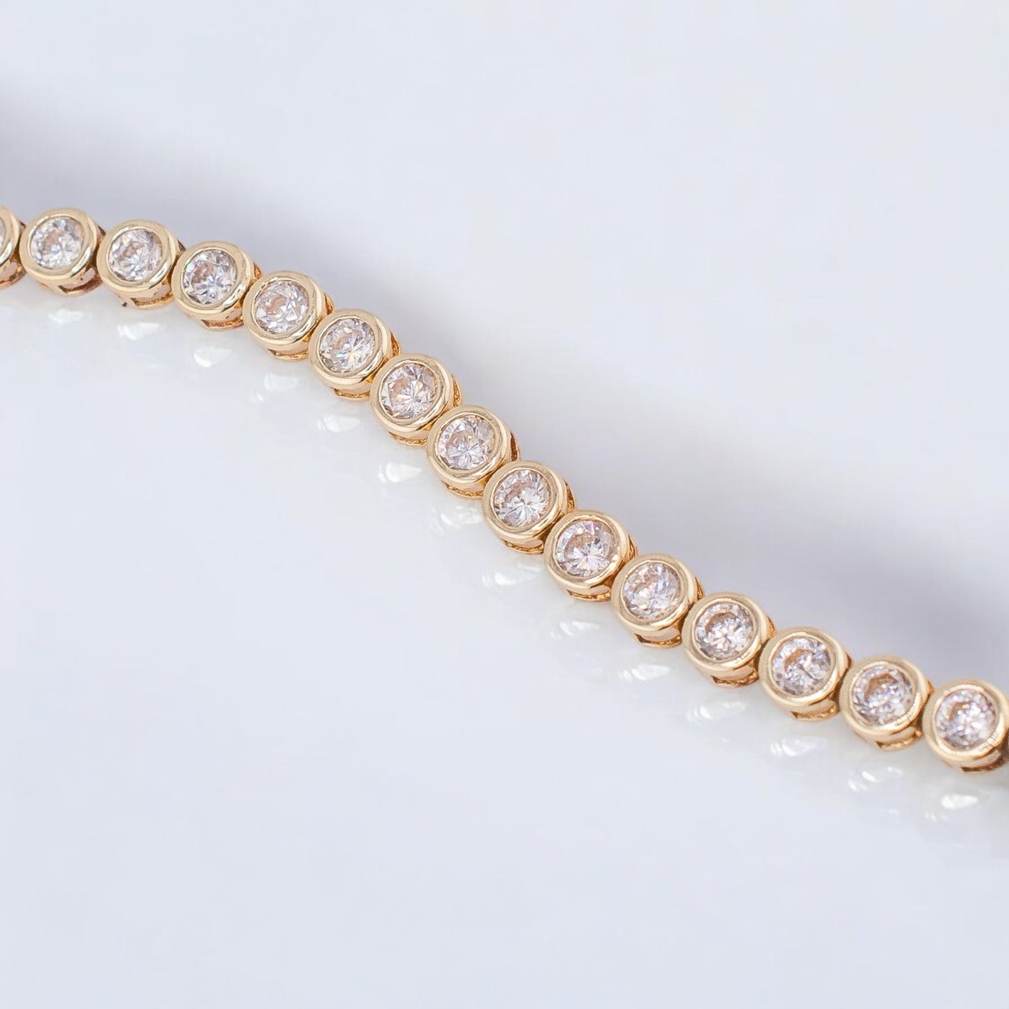 Dazzling Vintage 10 Karat Yellow Gold Bezel Set Cubic Zirconia Tennis Bracelet 6.75 Inches 4.7 mm