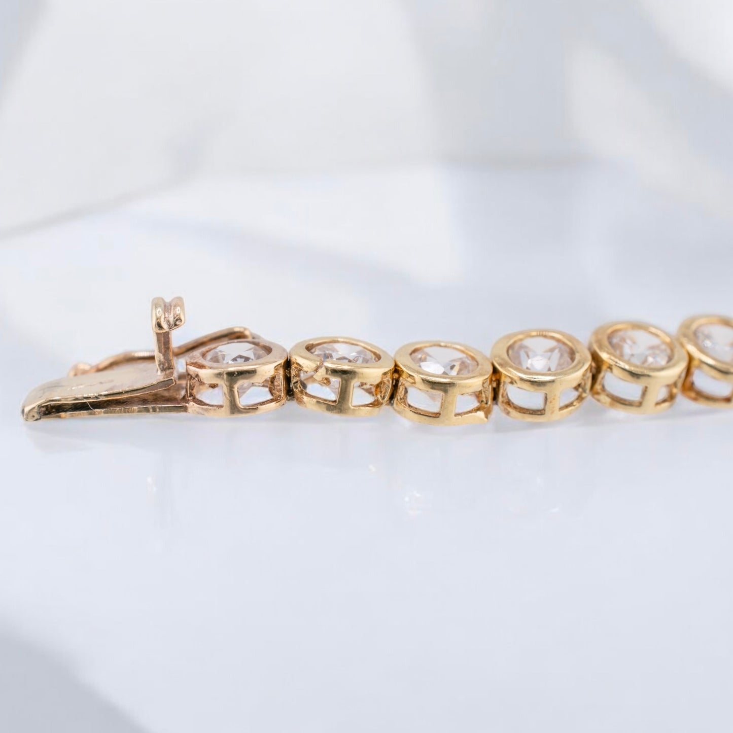 Dazzling Vintage 10 Karat Yellow Gold Bezel Set Cubic Zirconia Tennis Bracelet 6.75 Inches 4.7 mm