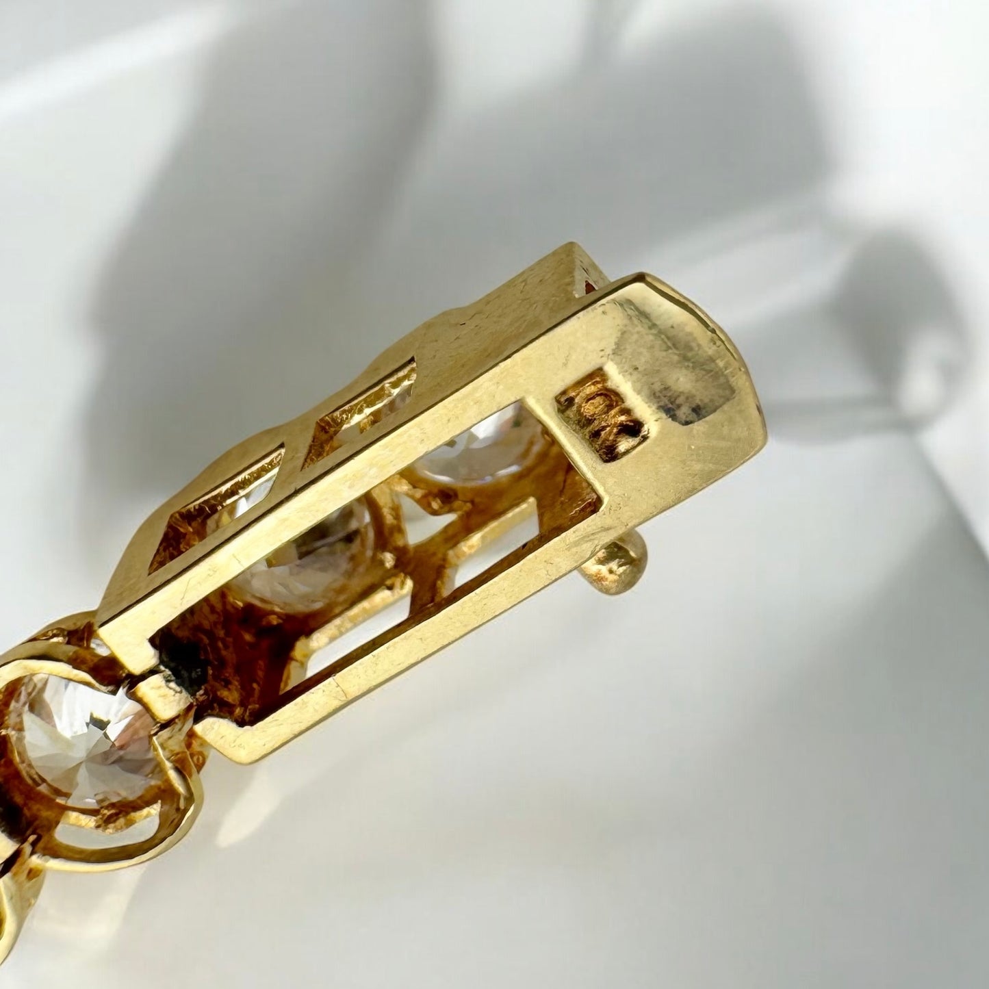 Dazzling Vintage 10 Karat Yellow Gold Bezel Set Cubic Zirconia Tennis Bracelet 6.75 Inches 4.7 mm