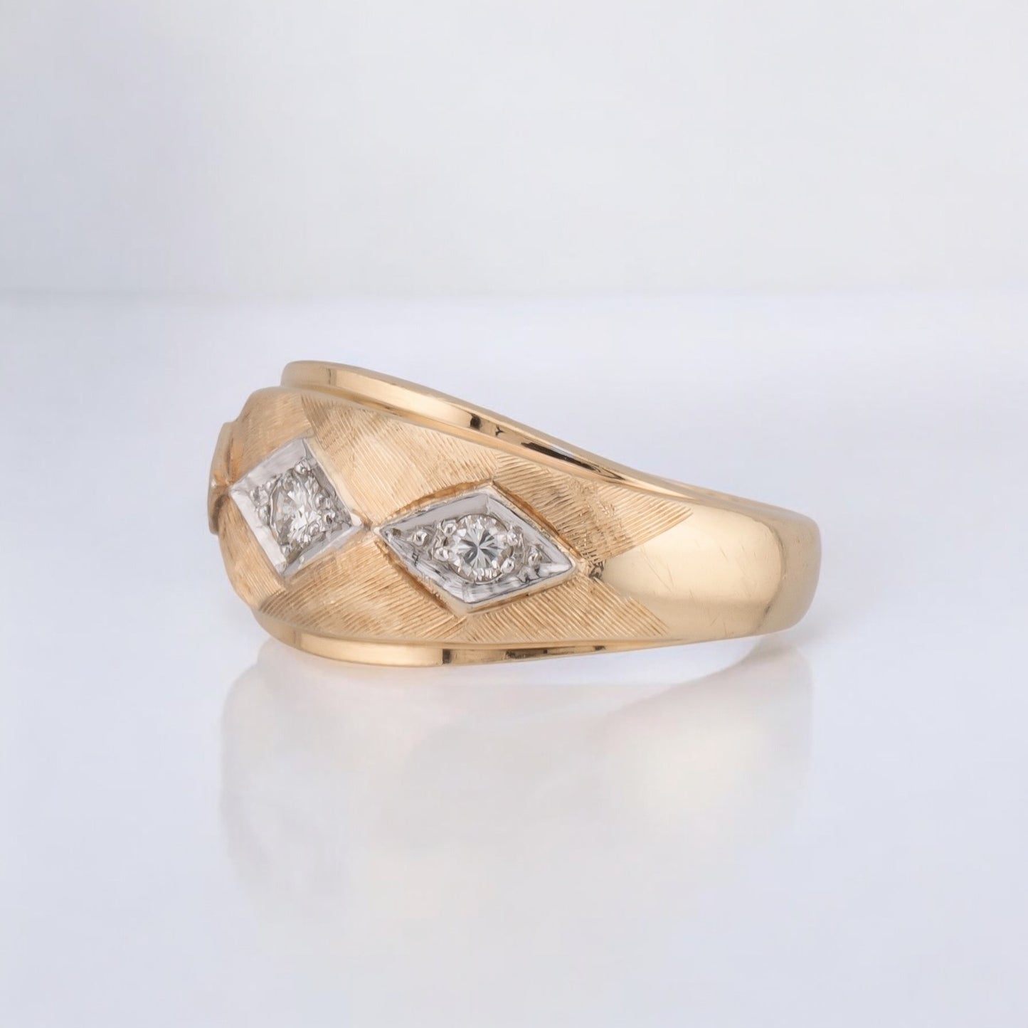 Unisex Retro Wide Band 1960s Vintage 14K Yellow Gold 0.20ctw. Diamond Ring Size 7.75