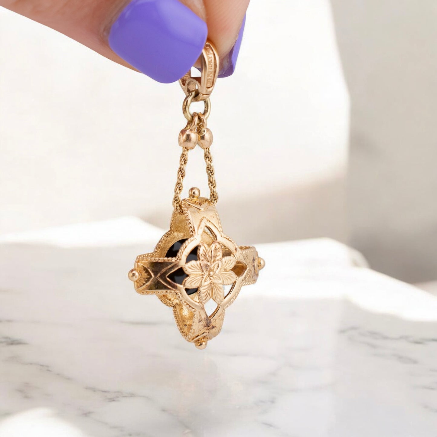 Vintage Italian 14 Karat Yellow Gold Black Onyx Ornate Pendant
