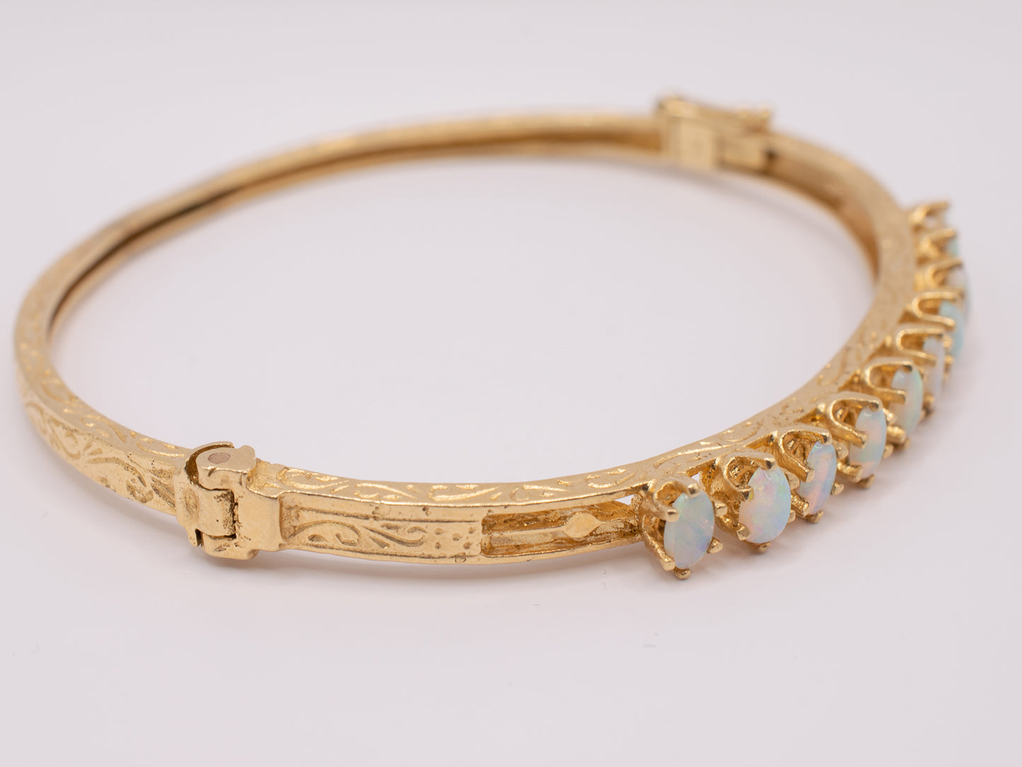 Vintage 14k Yellow Gold Opal Bangle