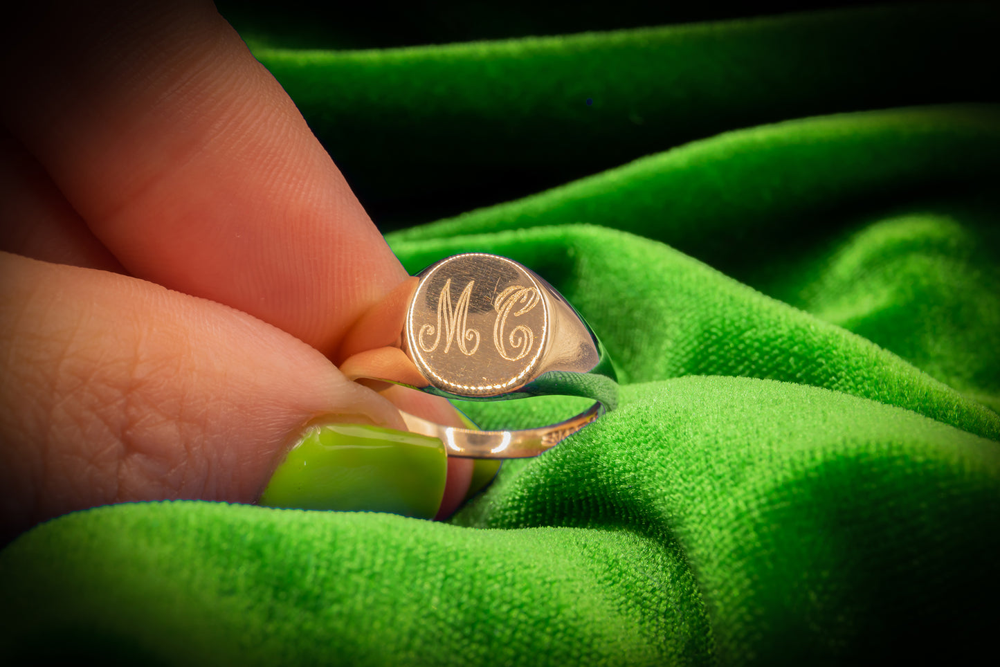 Vintage 9k Signet Ring