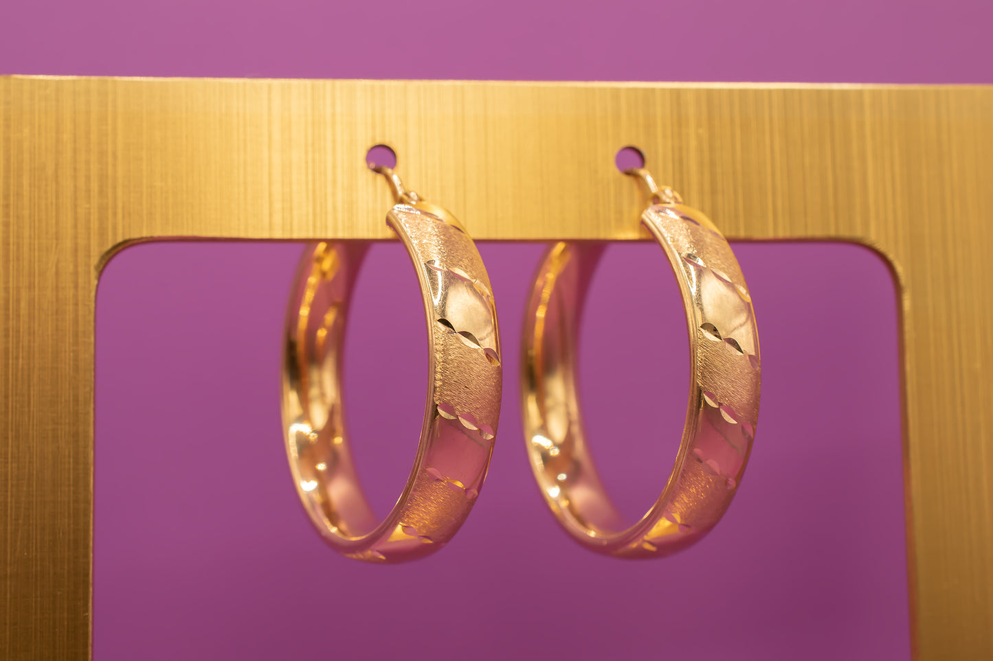 Vintage Estate 14k Yellow Gold Textured Satin Hoop Earrings