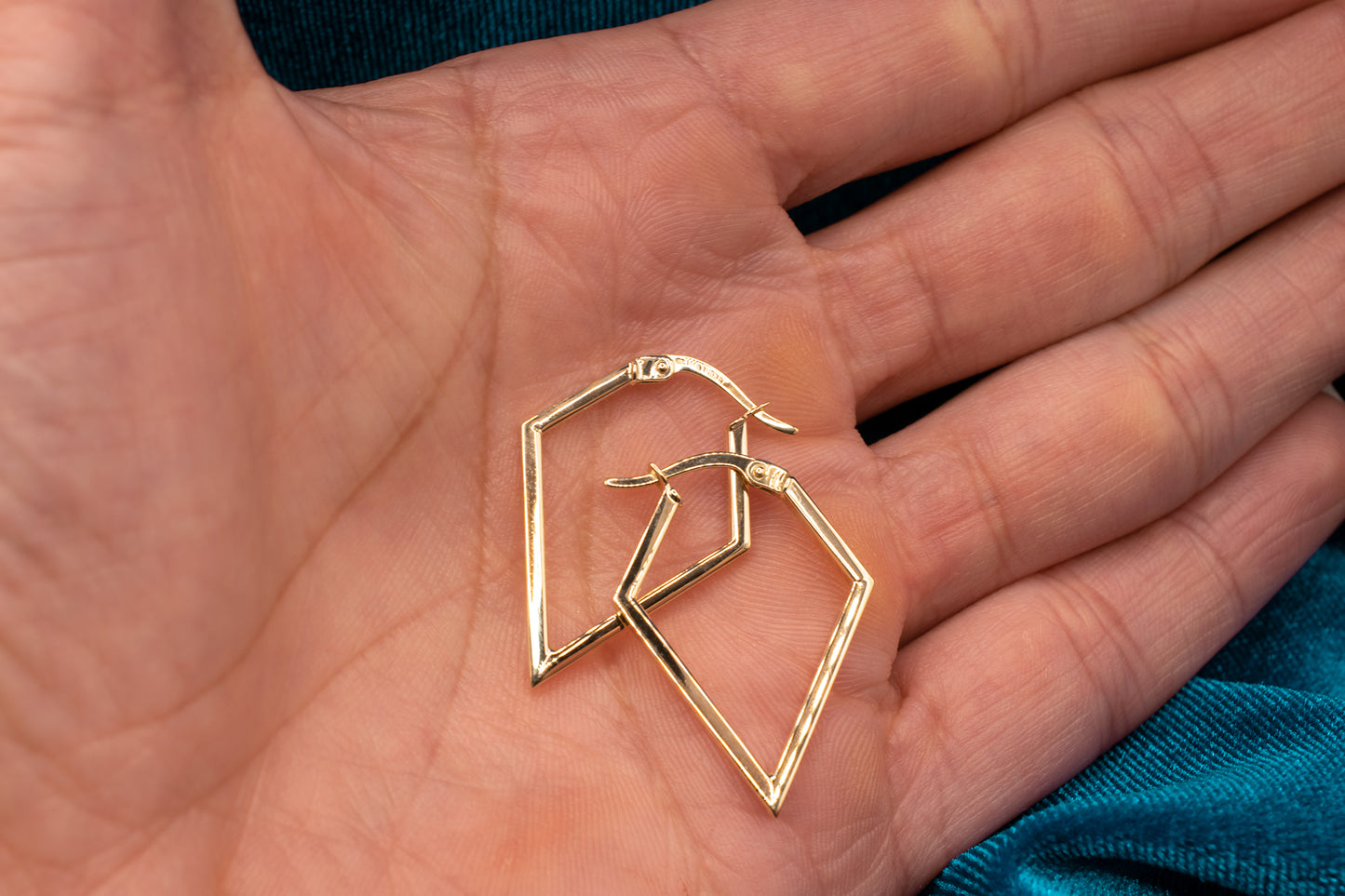 Minimalist 14 Karat Yellow Gold Diamond Shape Geometric High Polish Hoop Earrings 1.11 Inch Length
