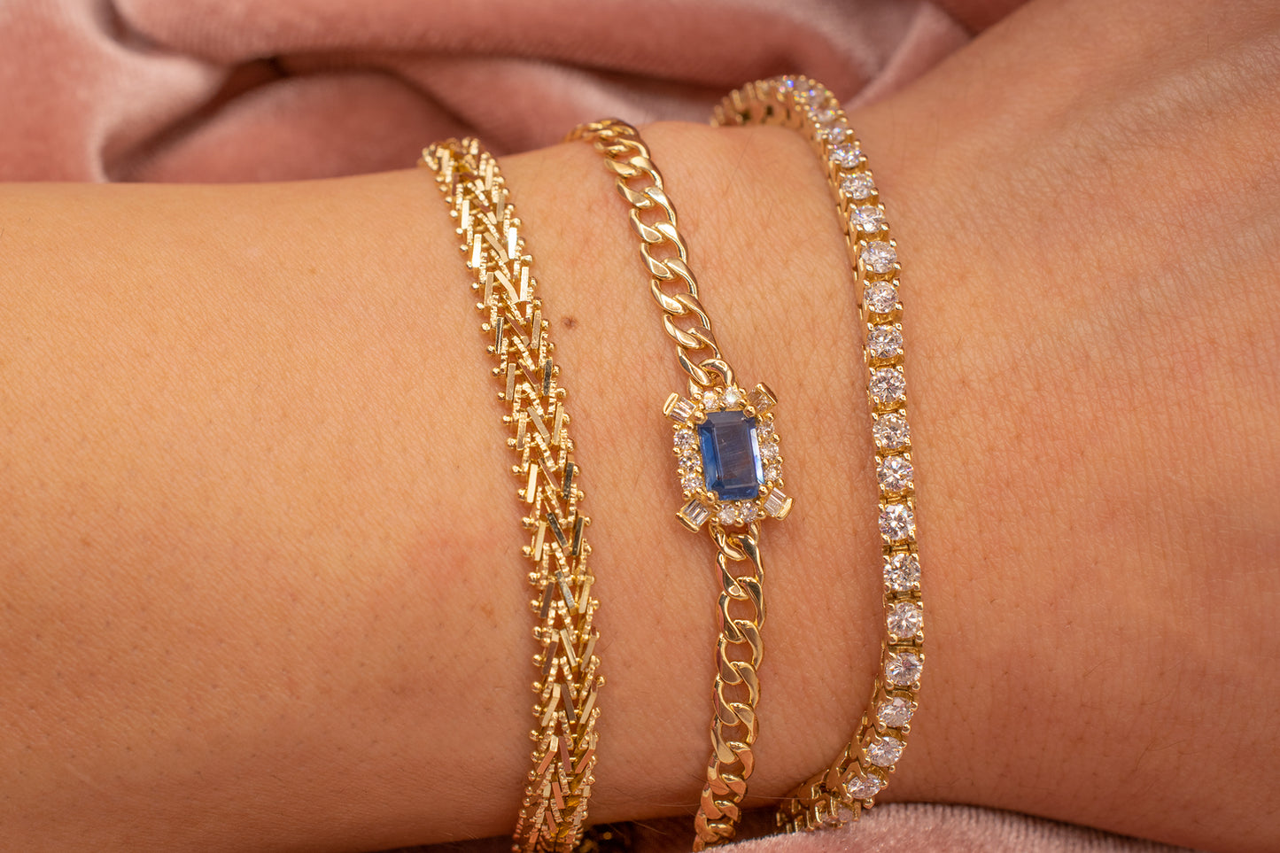 18 Karat Yellow Gold 0.40 Carat Emerald Cut Blue Sapphire & 0.15 CTW Diamond Bracelet