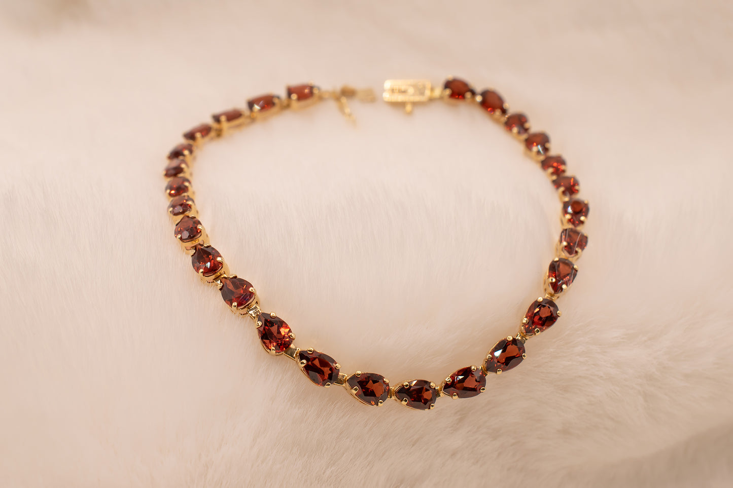 Vintage 14K Yellow Gold Pear Shape Garnet Tennis Line Bracelet 8 Inches