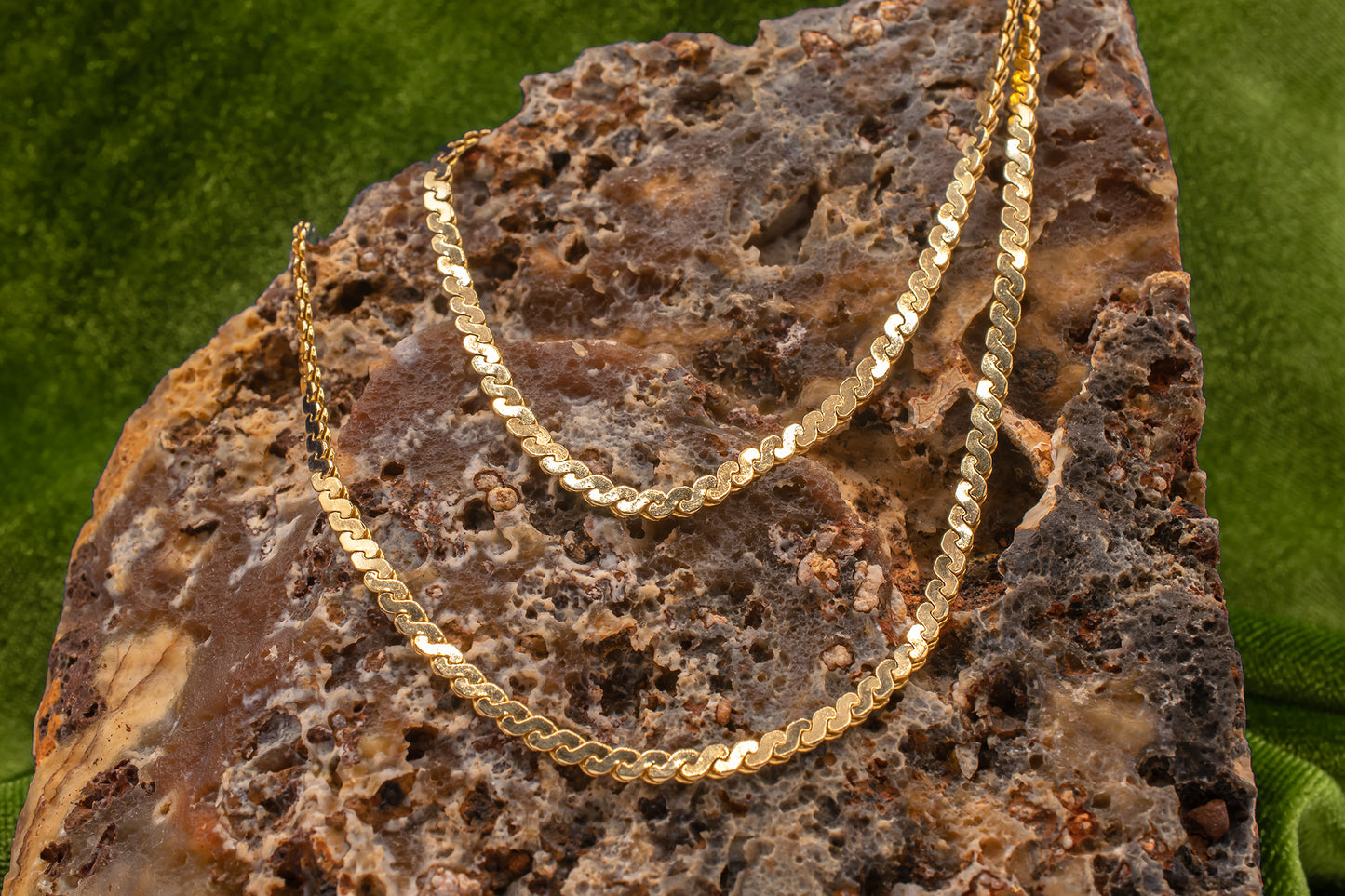 Vintage 14k Yellow Gold S Link Chain Necklace 18.5 Inches 2.5 mm.