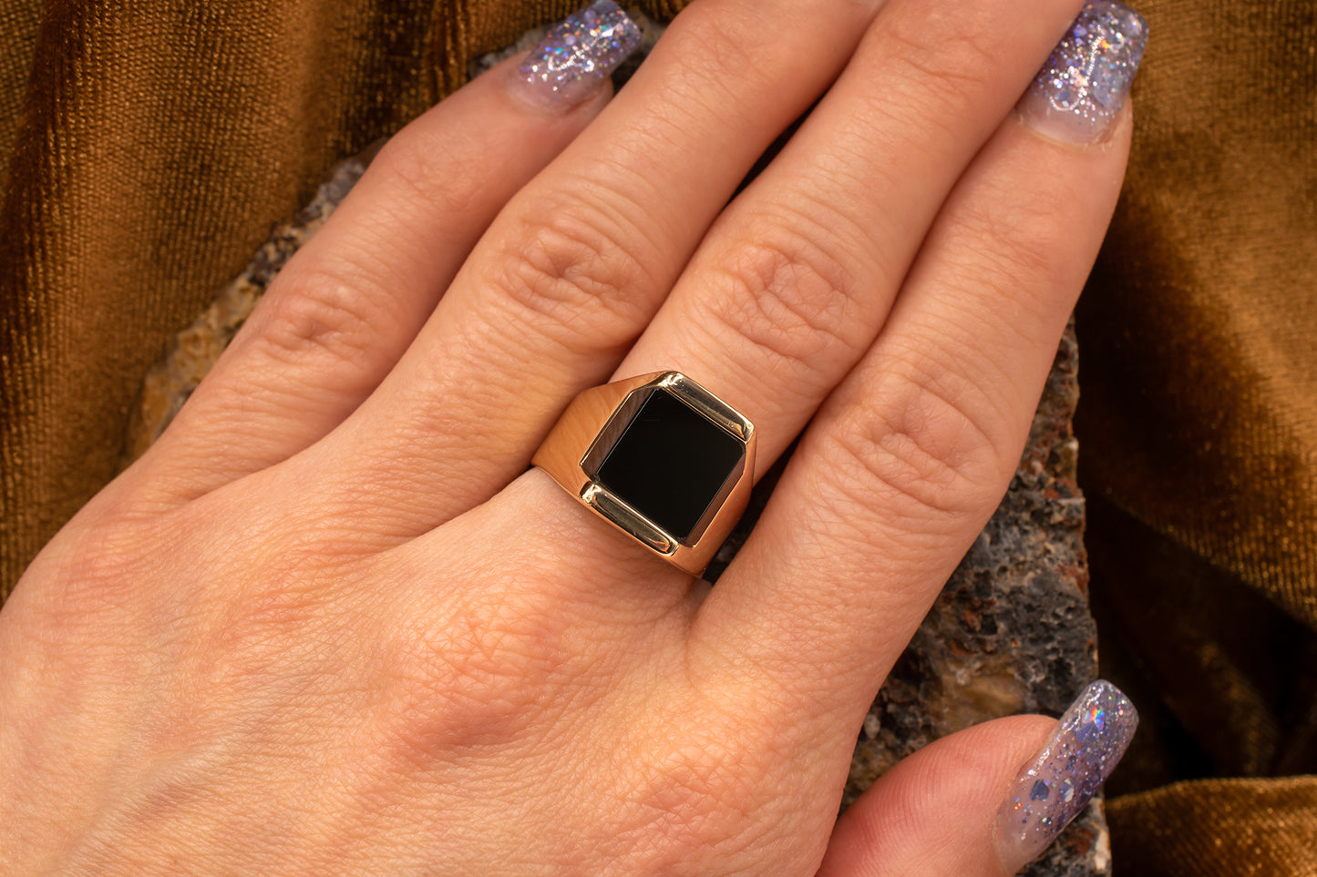 Vintage 14k Yellow Gold Unisex Rectangular Black Onyx Ring