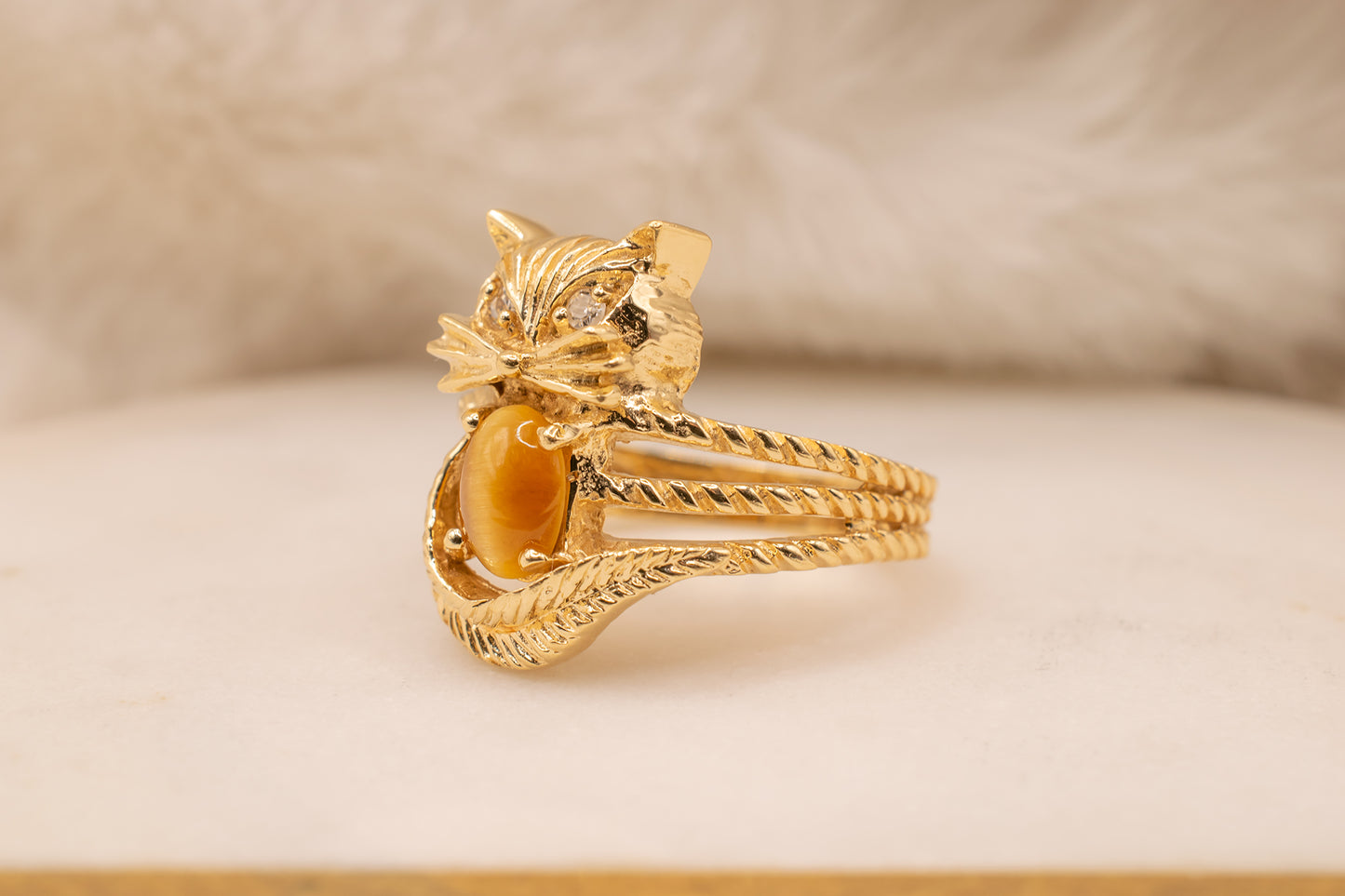 Vintage 14k Yellow Gold Tiger's Eye Quartz & Diamond Kitty Cat Rope Detail Ring